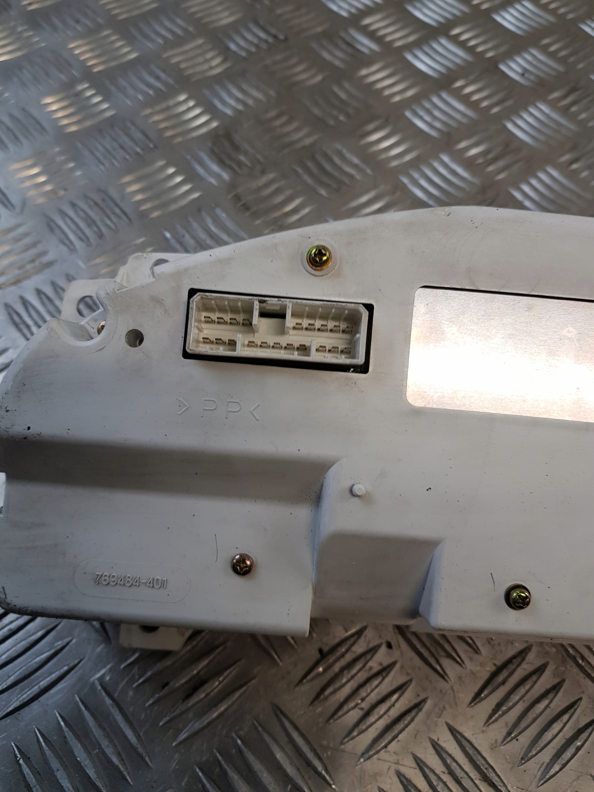 dials OE 69295-090T SAAB 9-3 and 2.2D EUROPA