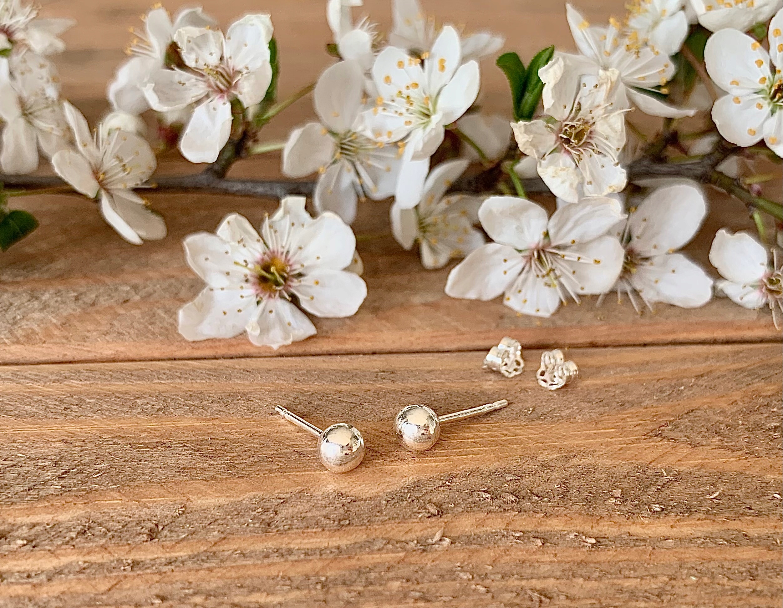 SREBRNY MODNY KOMPLET BIŻUTERII DAMSKIEJ KULKI 925 NA PREZENT Kolekcja damska