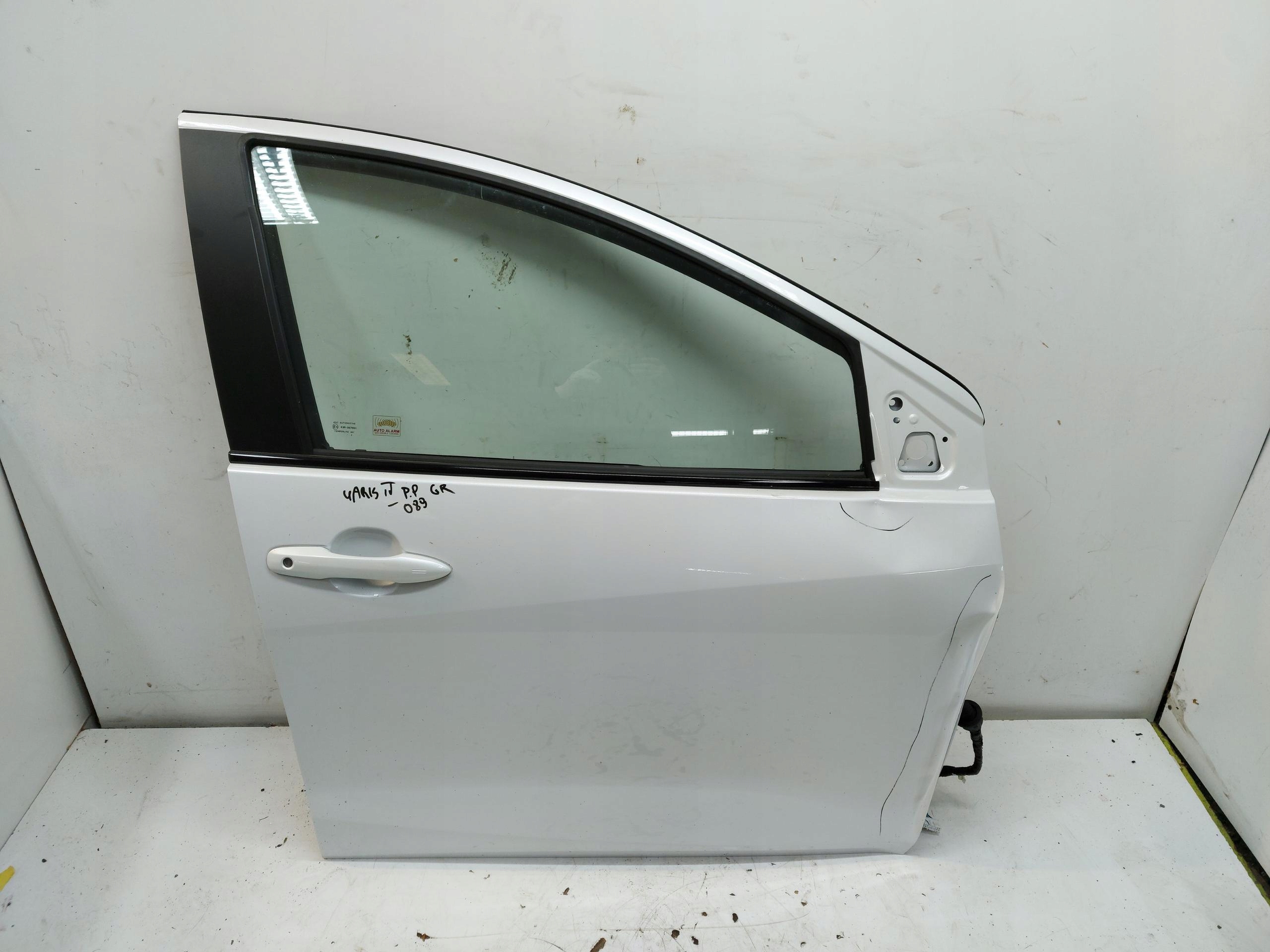 Toyota Yaris IV P21 door right front front