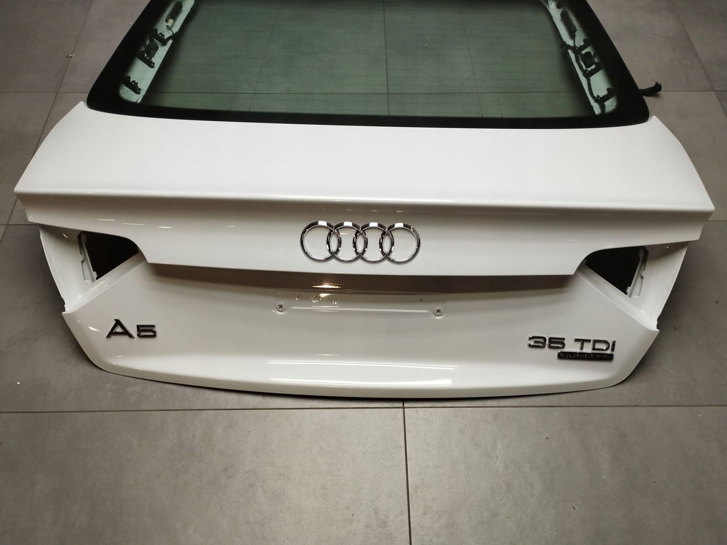 Audi A5 Sportback 8TA trunk door boot window rear part LS9R