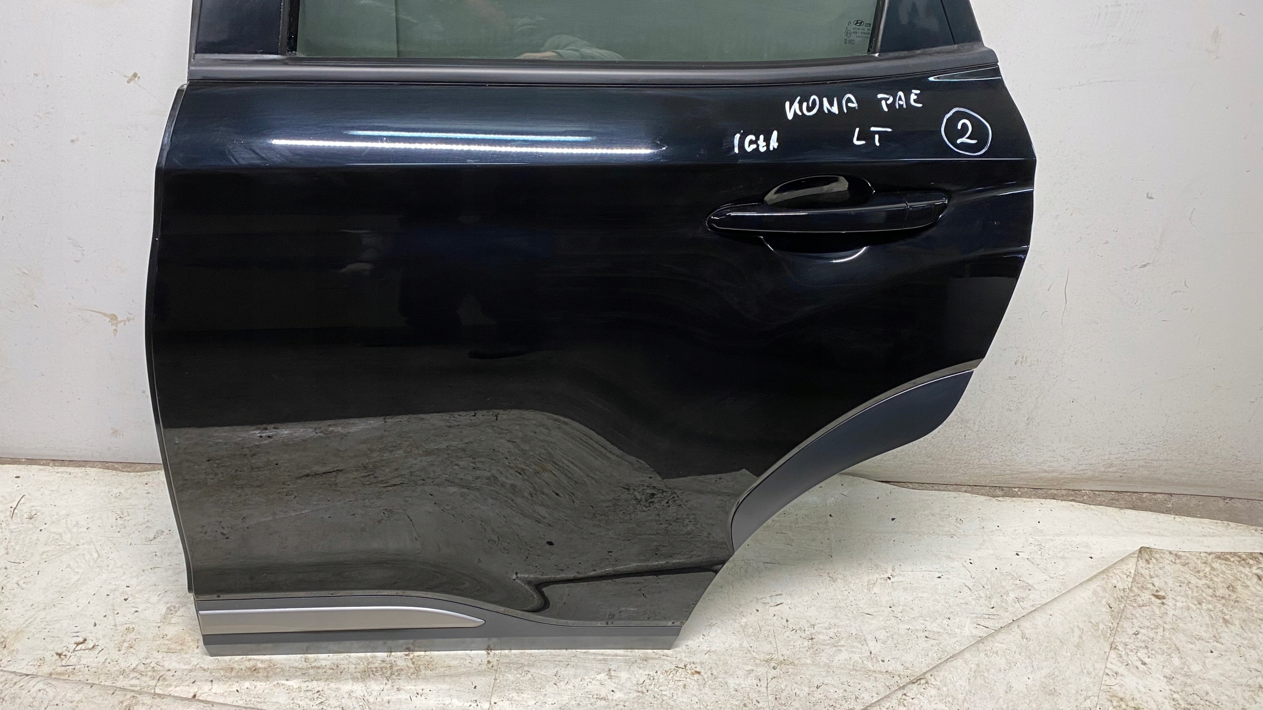 HYUNDAI KONA door left left rear part rear. PAE 17-23