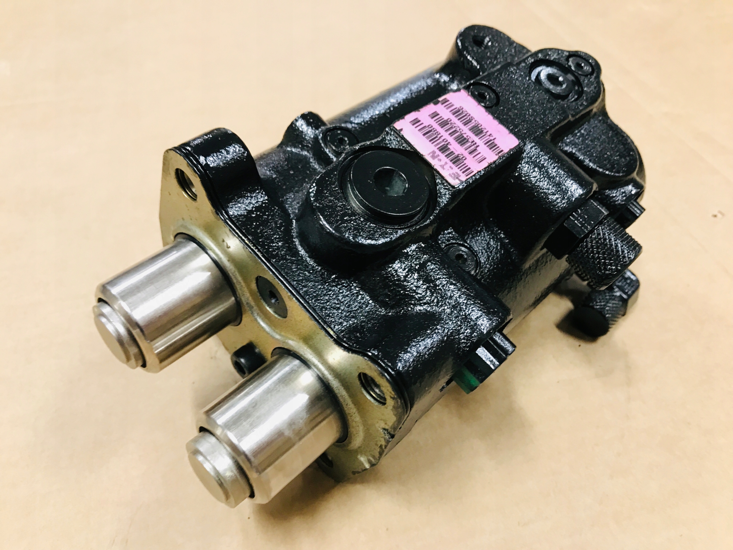 КЛАПАН УПРАВЛІННЯ ГАЛЬМОМ JOHN DEERE RE575220