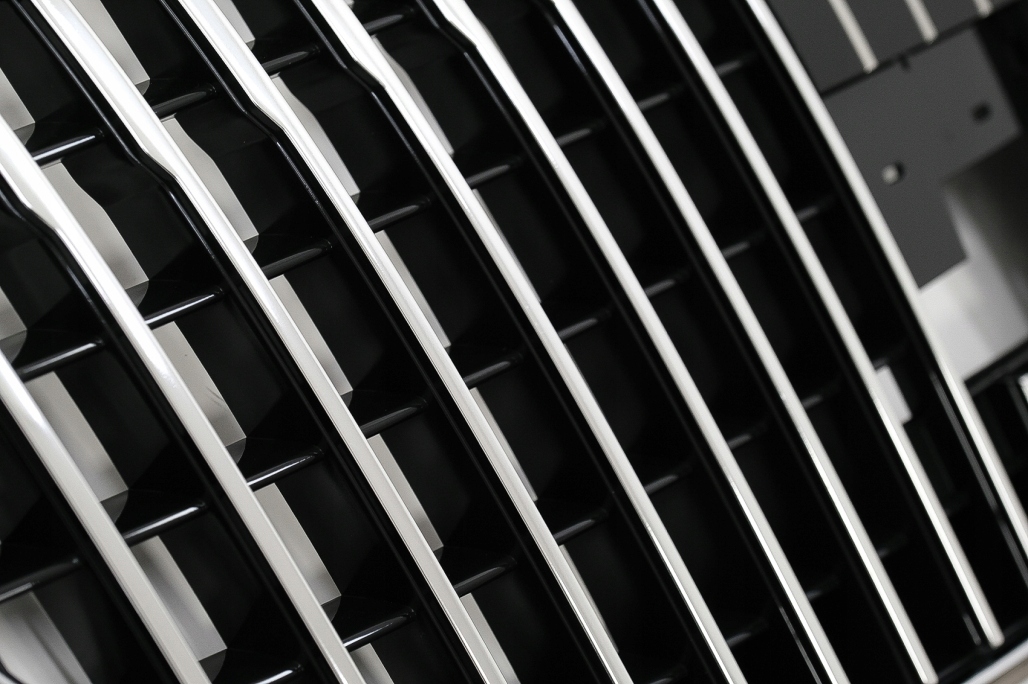 GRILL ATRAPA MERCEDES S KLASA W223 (20-Up) MAYBACH Kolor srebrny