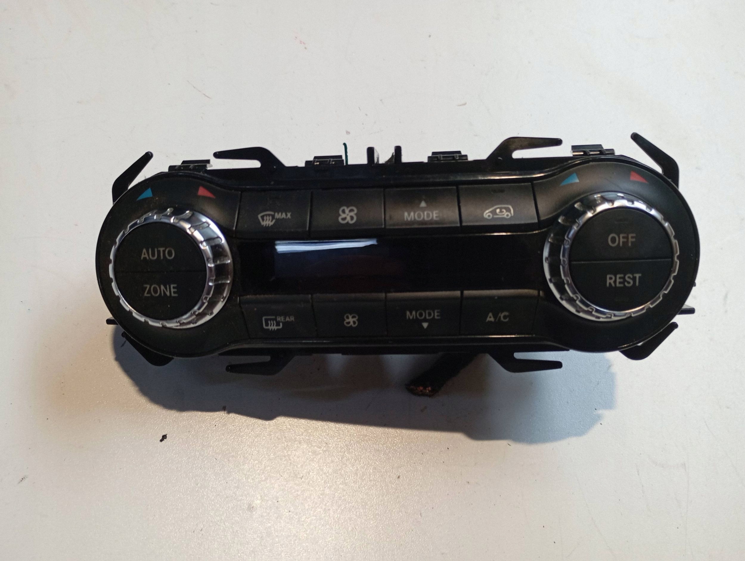 PANEL klimaanlage MERCEDES A KLASA 176 A2469008415