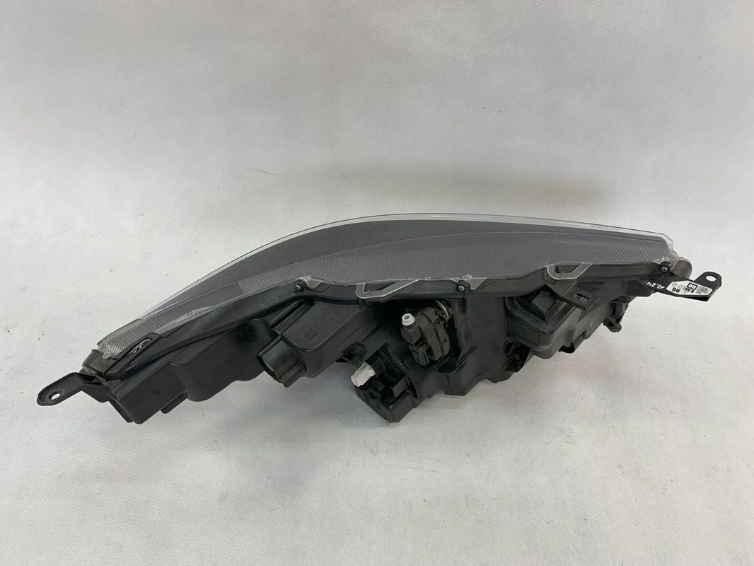 Toyota Yaris 4 IV 20r Reflektor left light left 2020 0193457 12.24