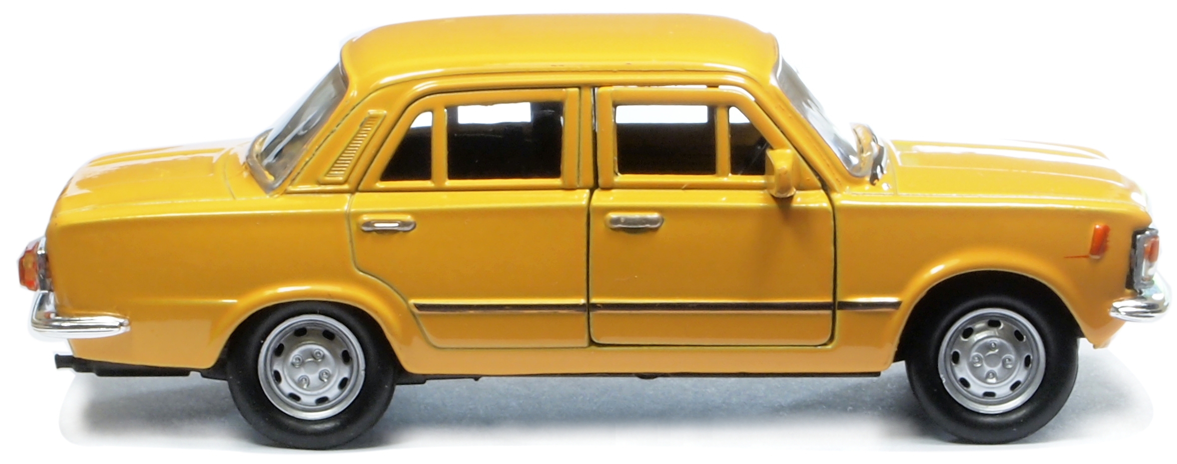 WELLY METALOWE AUTO SAMOCHÓD FIAT 125p duży fiat Model FIAT 125P