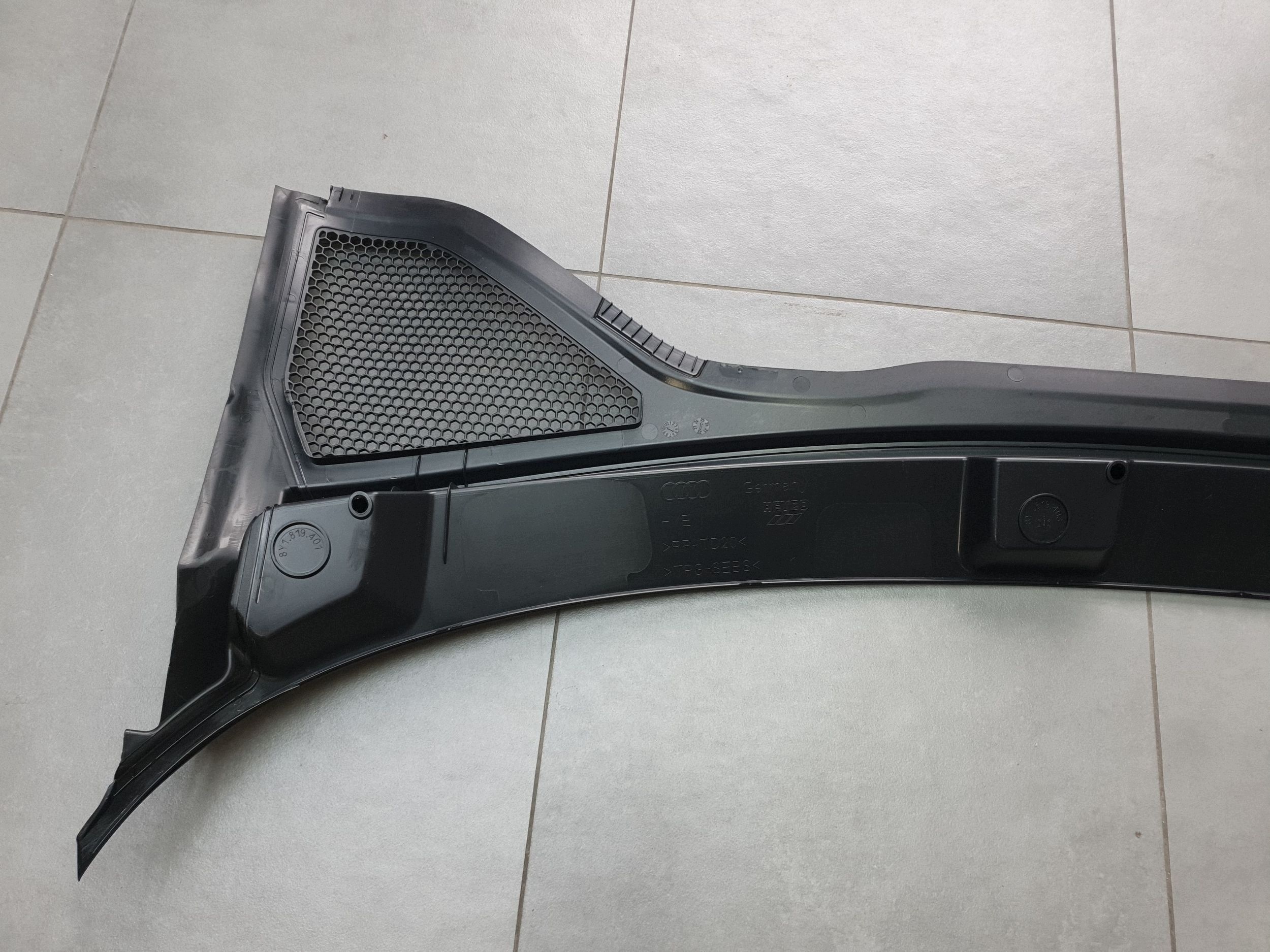 Audi A3 8Y torpedo 8Y1819403