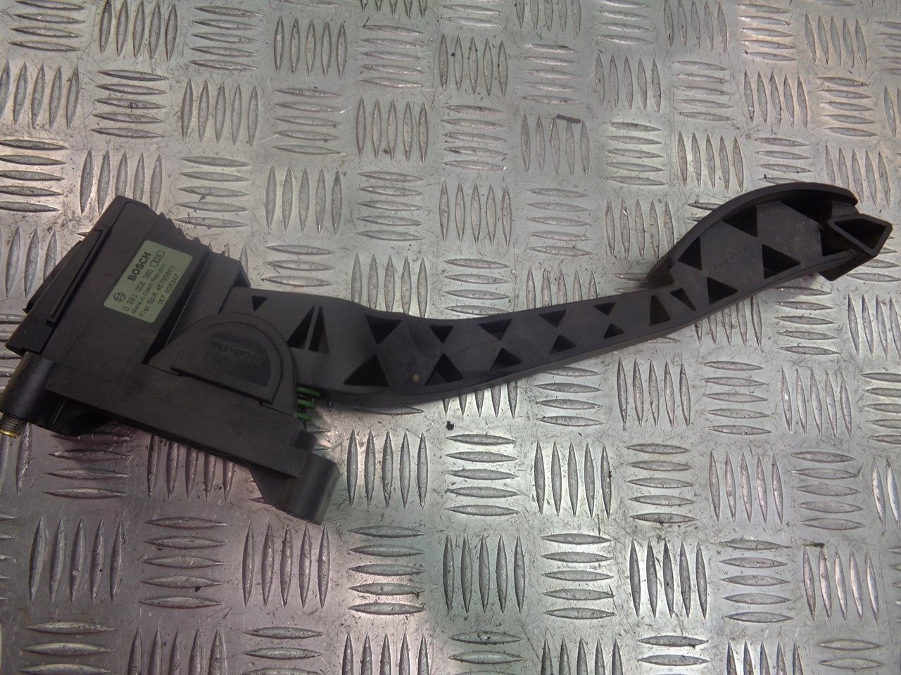 POTENCJOMETR PEDAŁ GAZU ALFA ROMEO 147 1.6 0281002380