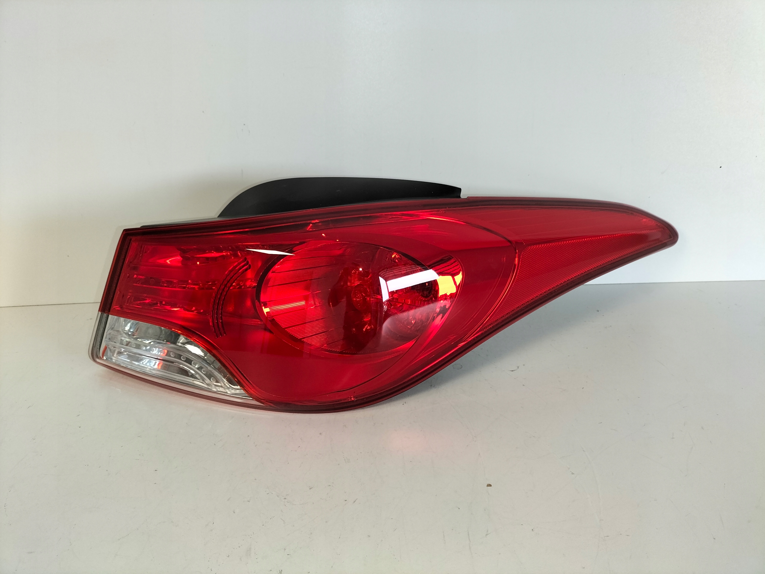 light rear rear part right HYUNDAI ELANTRA 10-13