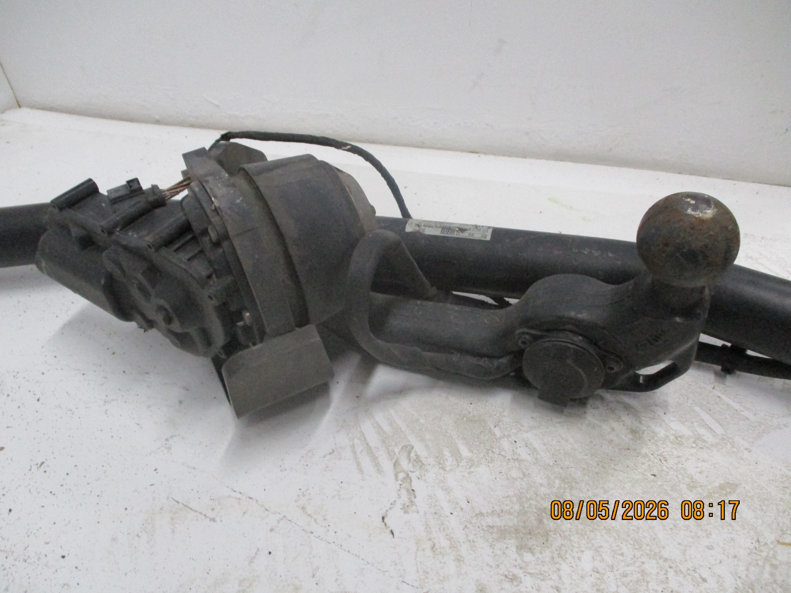 bumper support towing SKODA KODIAQ SEAT ATECA 575803880A