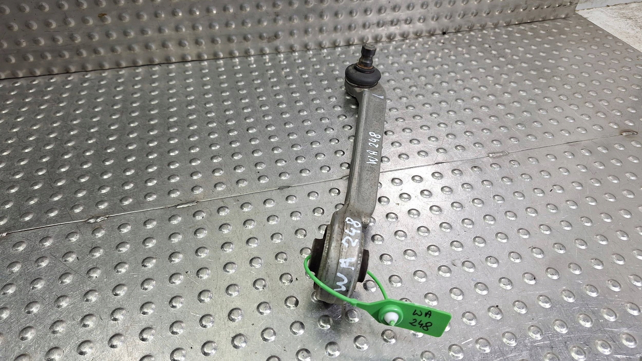 arm right front upper OE 8D0407508E AUDI A4 B6 A6 C5 PASSAT B5 SUPERB and