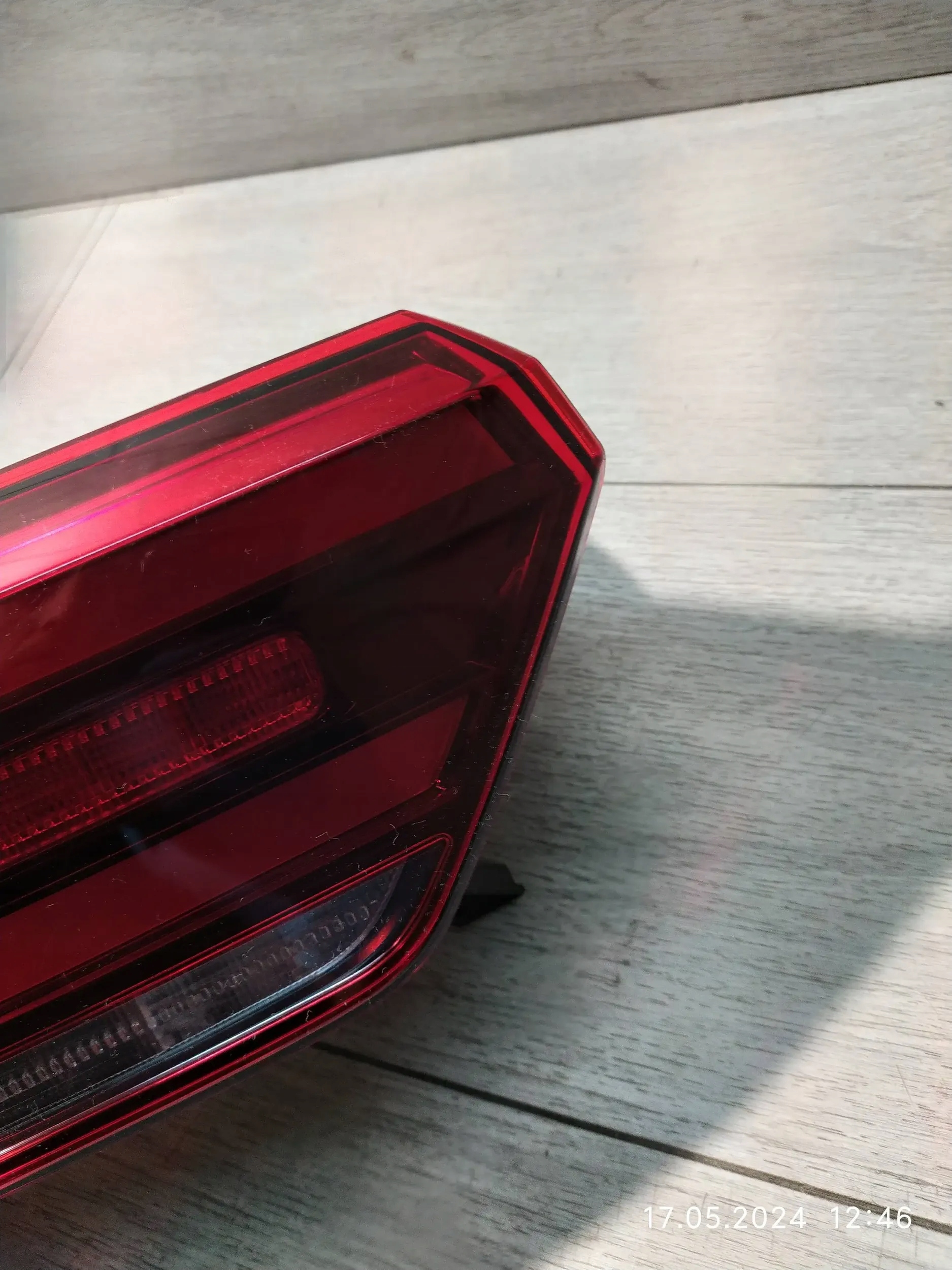 8362. vw ID3 фонарь левый 10A945095B