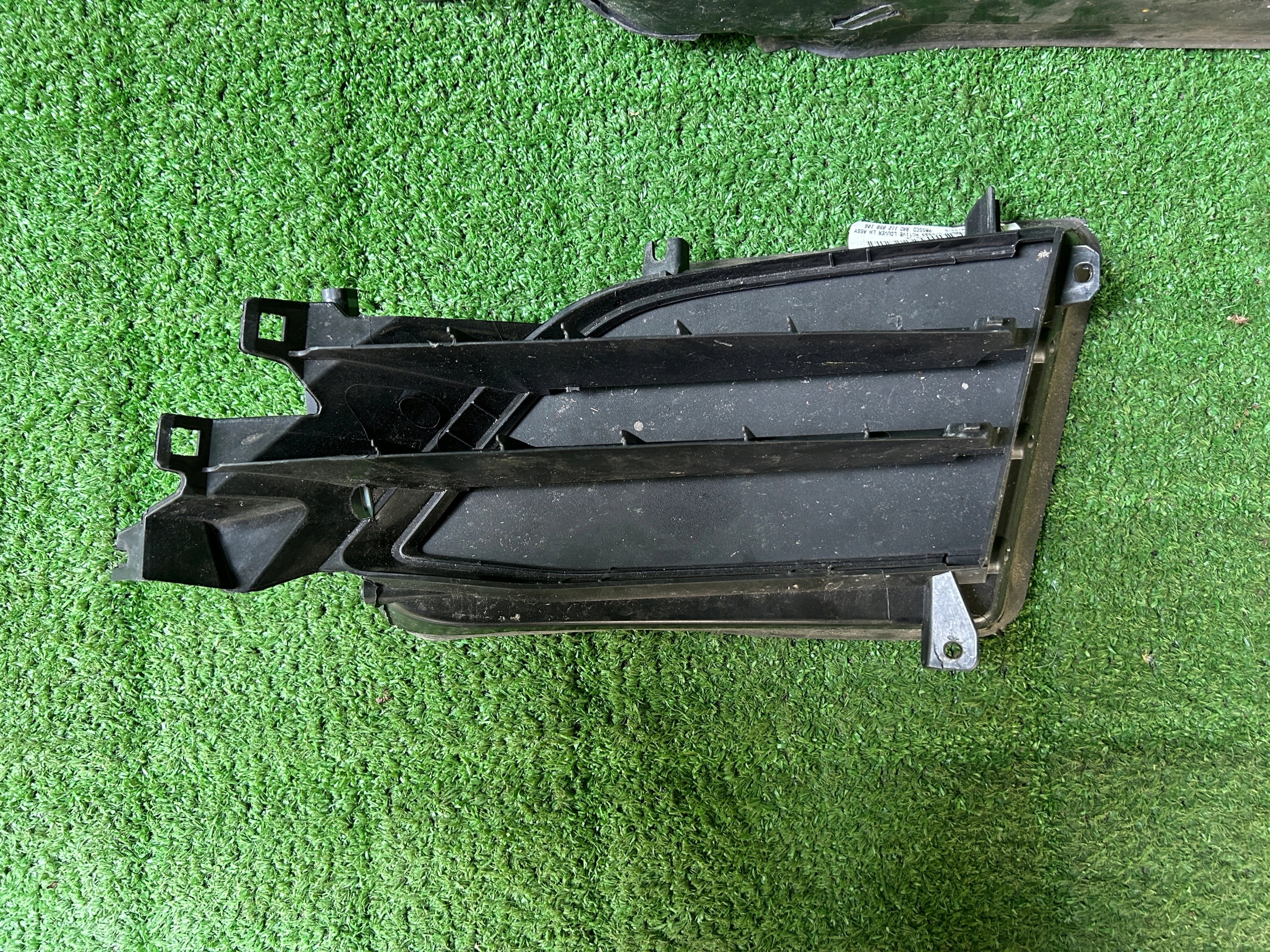 Tesla Model S Lift blinds intake left 105785100 steering wheel,