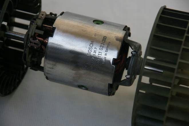 DMUCHAWA WENTYLATOR MERCEDES SL R W129 0130111023 Typ samochodu Samochody osobowe