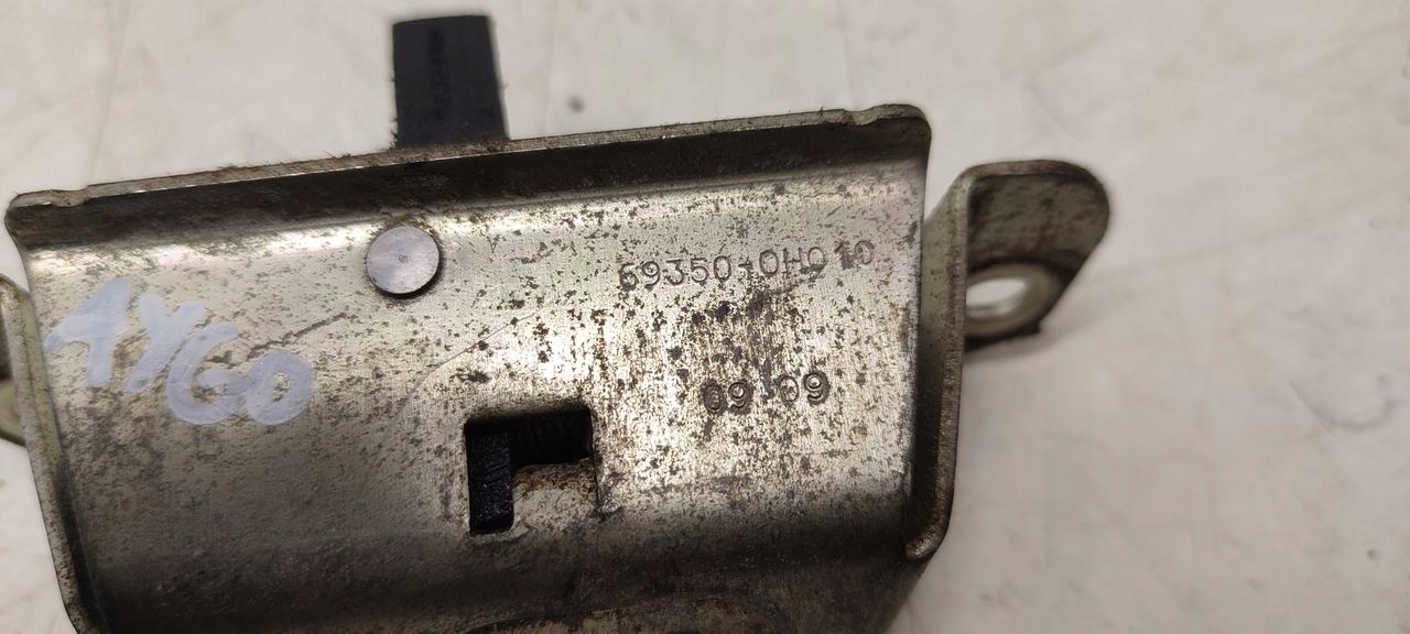 lock bonnet boot Toyota Aygo