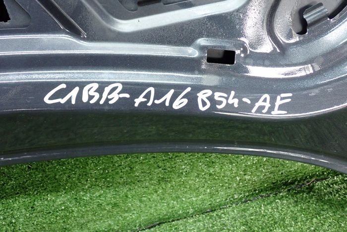 FORD FIESTA MK7 VII LIFT 13- cofano