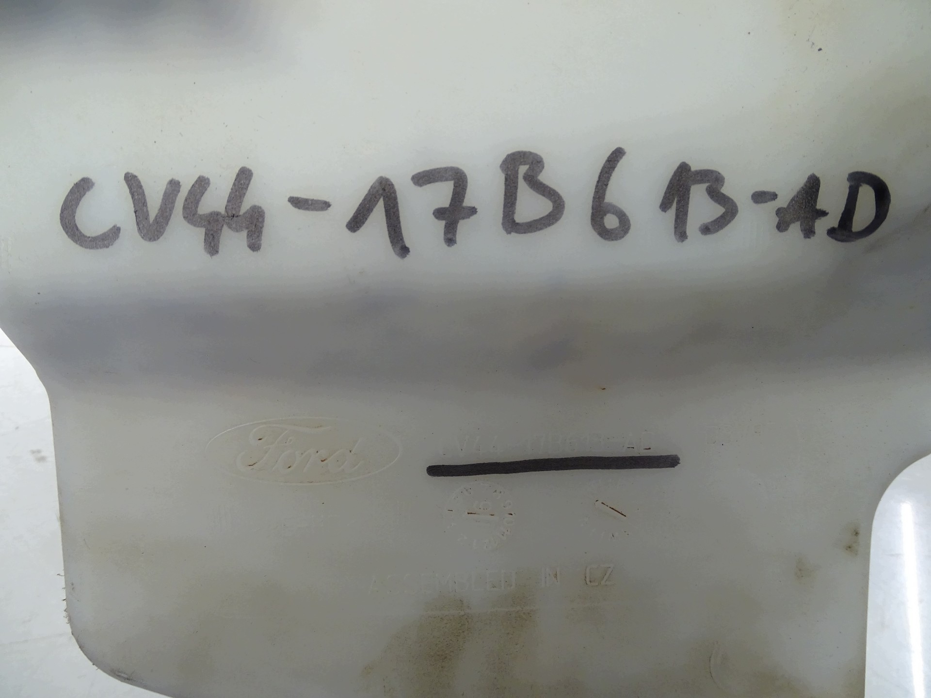 washer fluid tank FORD KUGA MK2 CV44-17B613-AD