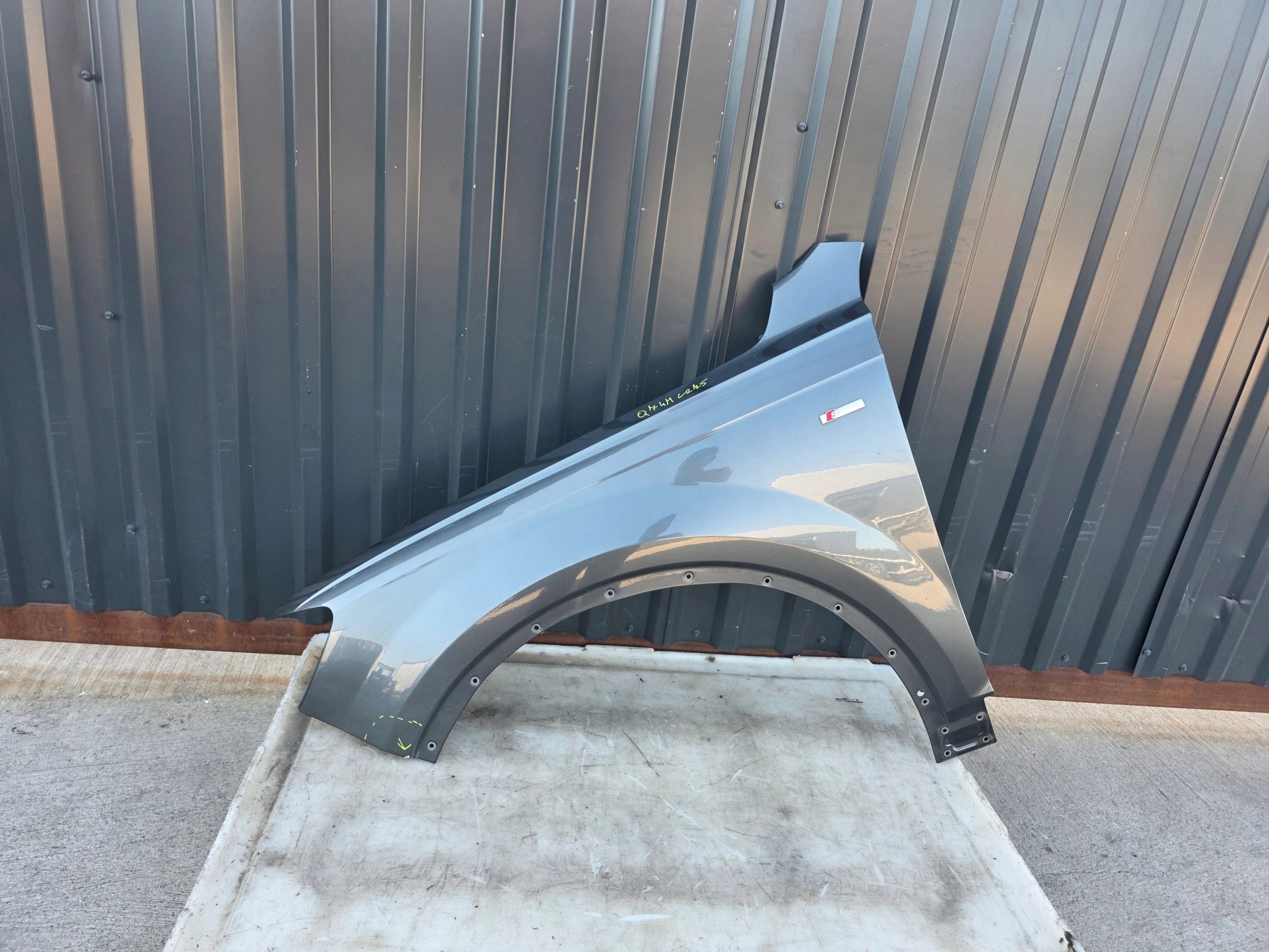 fender left front AUDI Q7 4M LZ7S OD 2016R original !!!