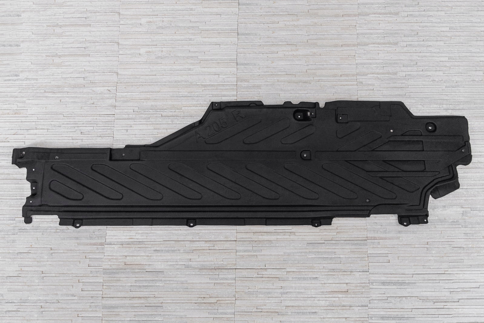 MERCEDES C-CLASS W205 14-21 MATERIAŁOWA OSŁONA PODWOZIA PRAWA A2056842000 Producent części Inny