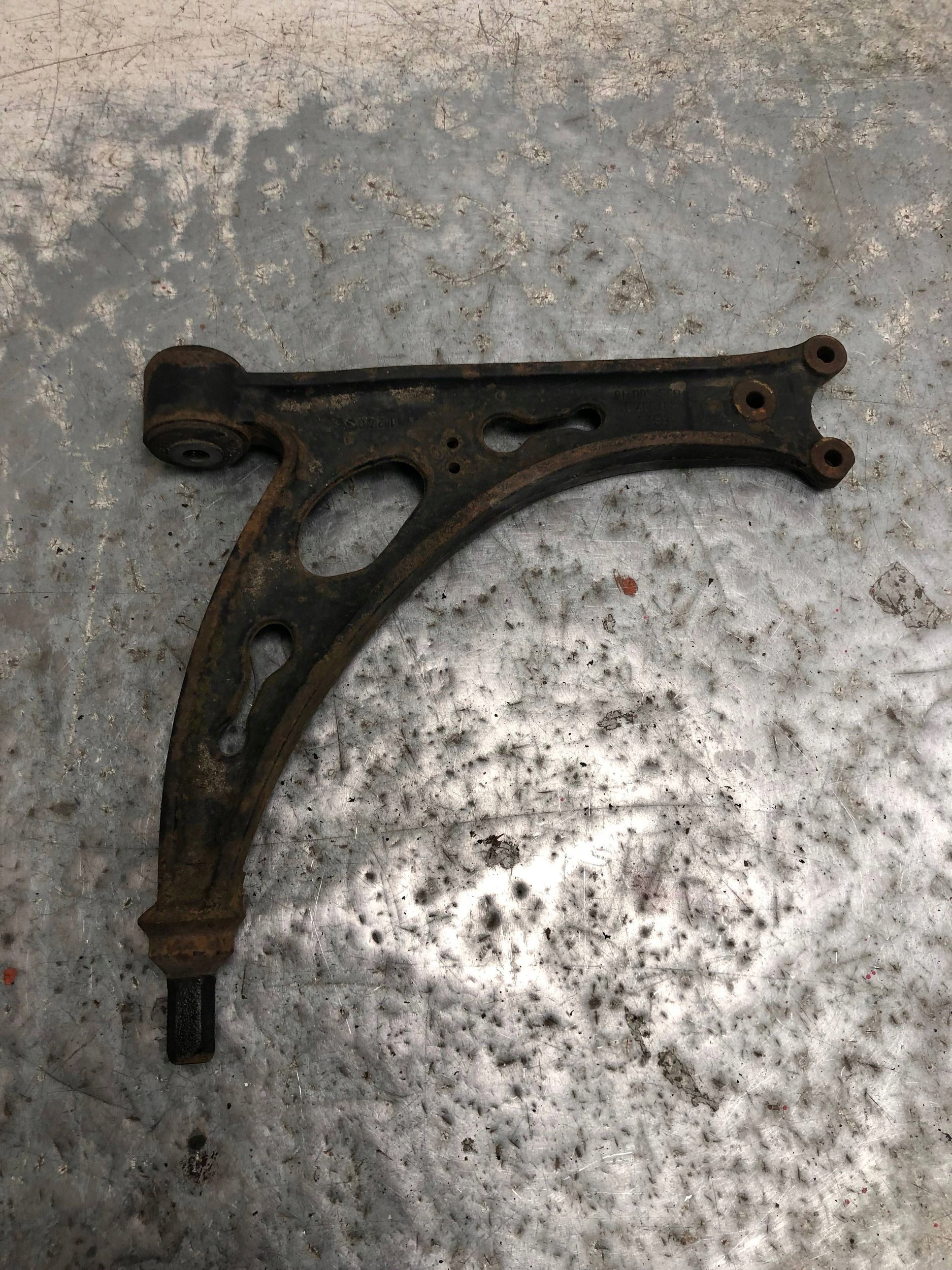 arm left front VW 1K0407153G