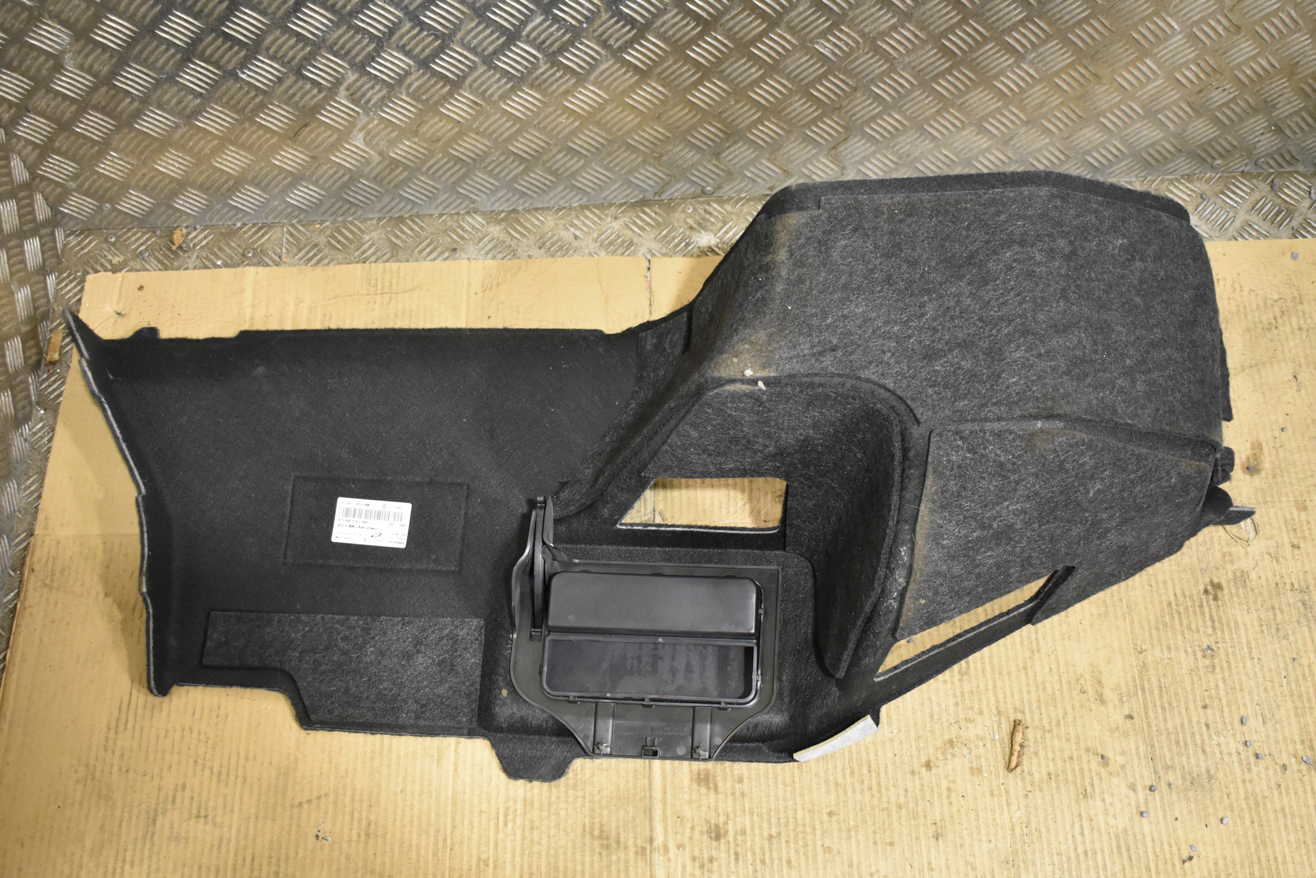 perfect condition boot upholstery right PORSCHE PANAMERA 971 1