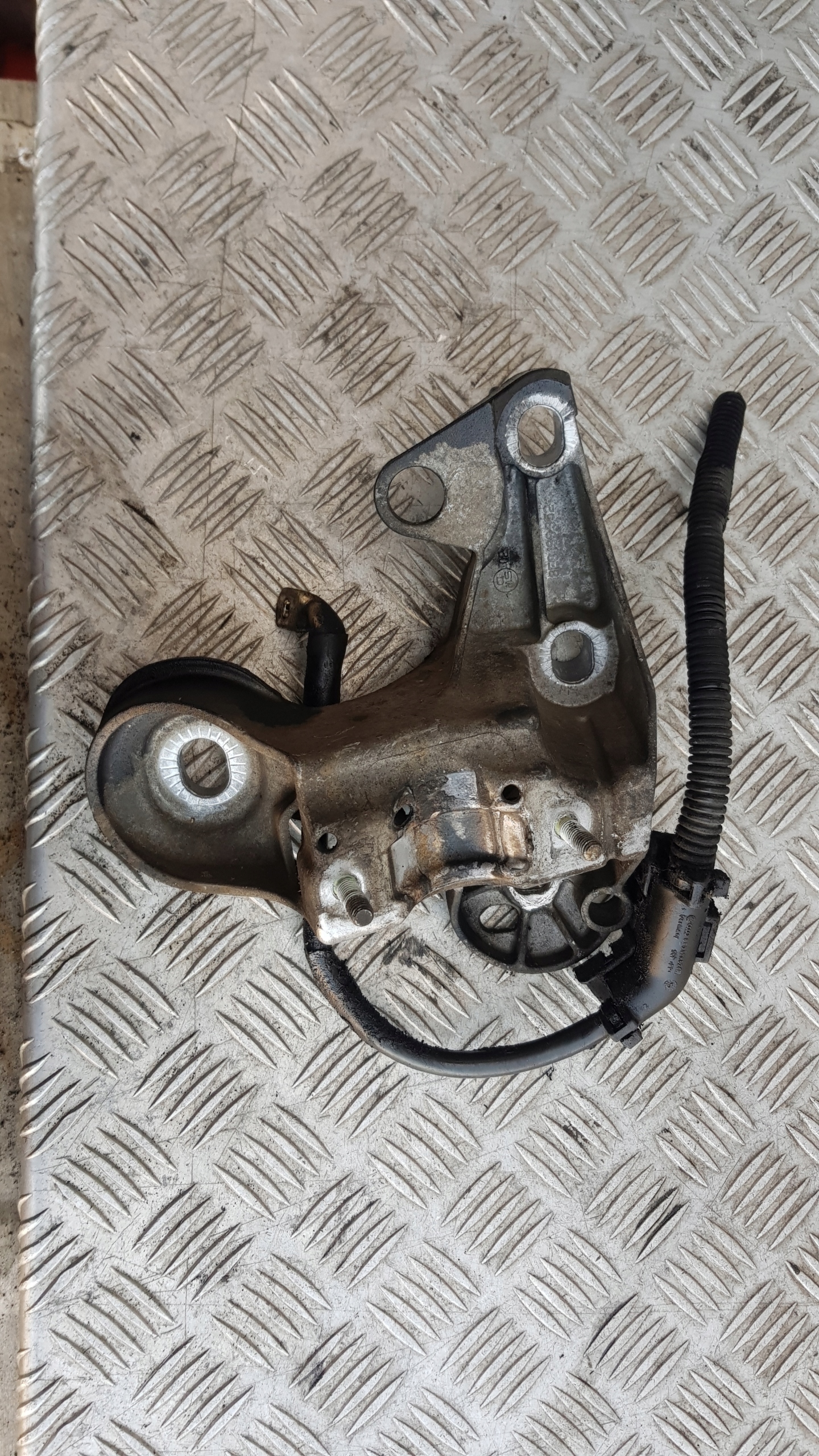 AUDI A4 B6 SUPERB engine mount airbag 1.9 TDI 8E0199352 right