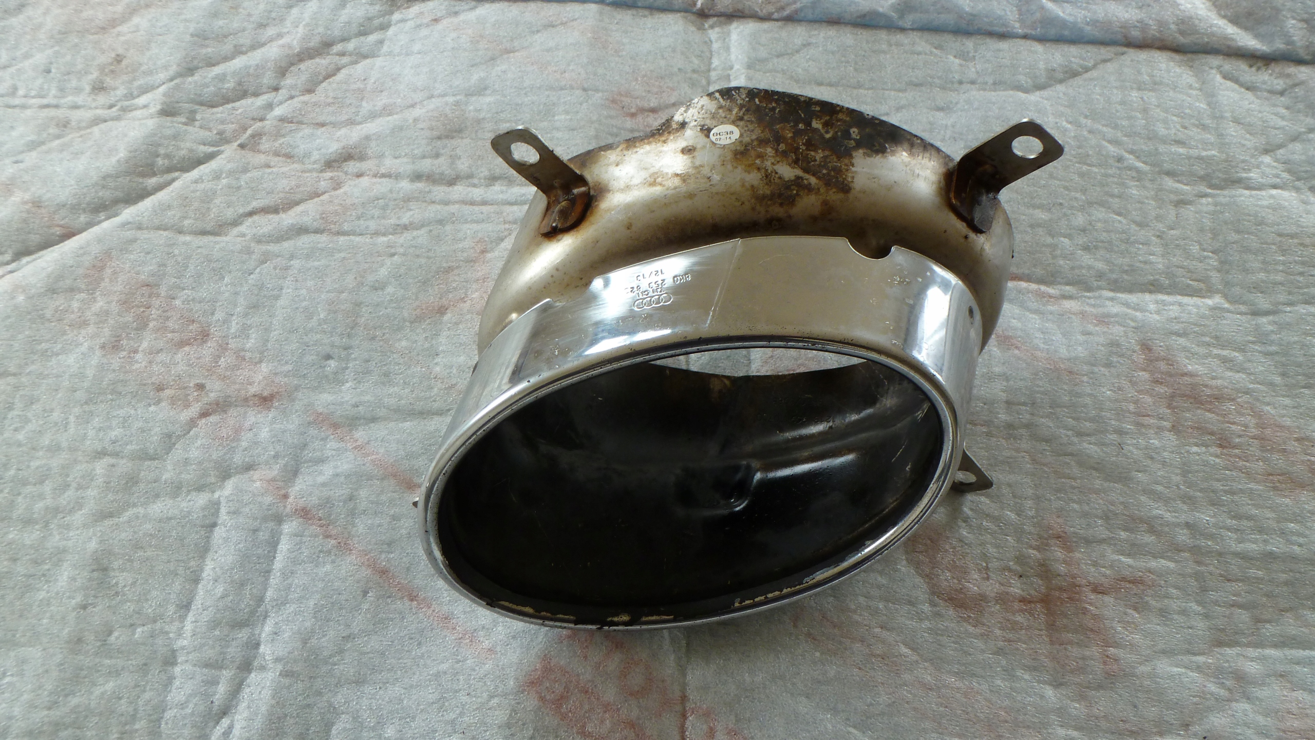 8K0253824 - AUDI RS4 B8 наконечник вихлопної труби лівий 8k0253823