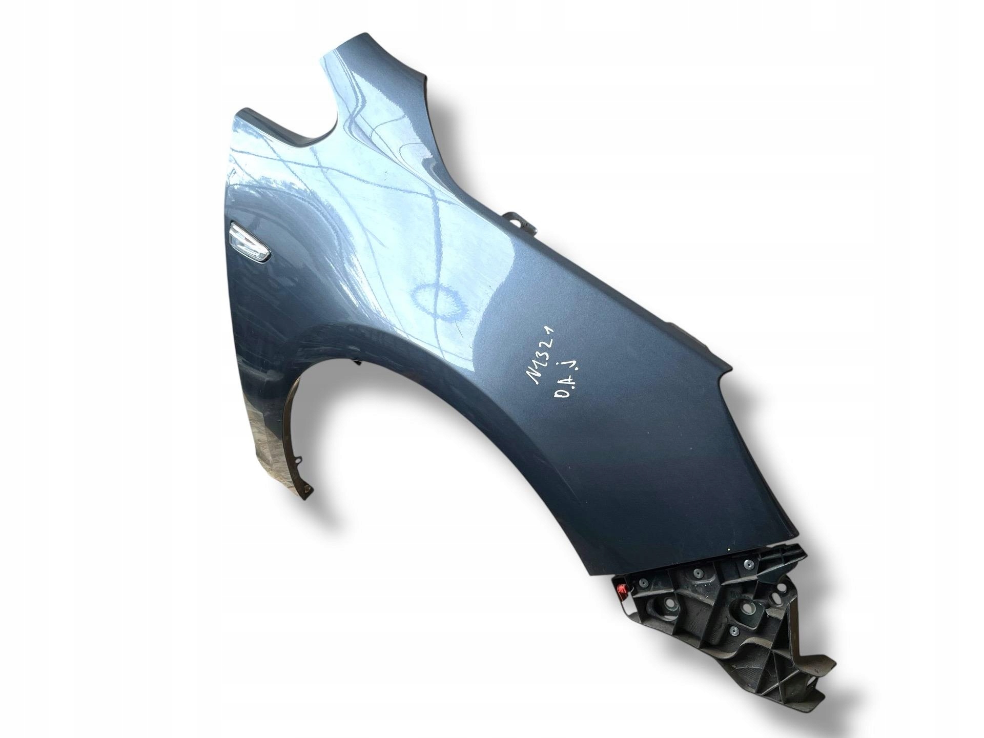 fender front right side Opel Astra J 2011 13302208