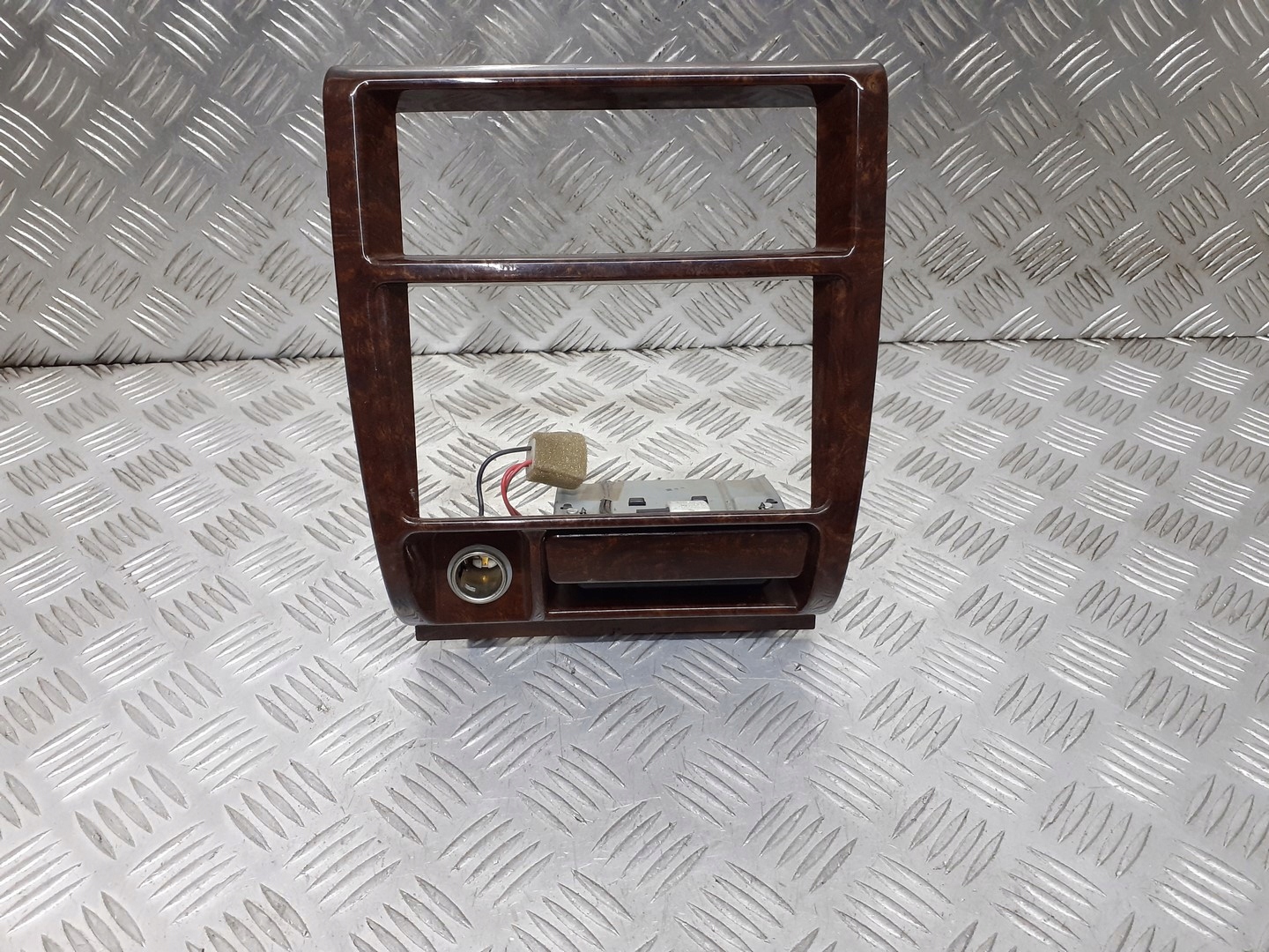 ЦЕНТРАЛЬНАЯ КОНСОЛЬ + ПЕПЕЛЬНИЦА SUBARU FORESTER