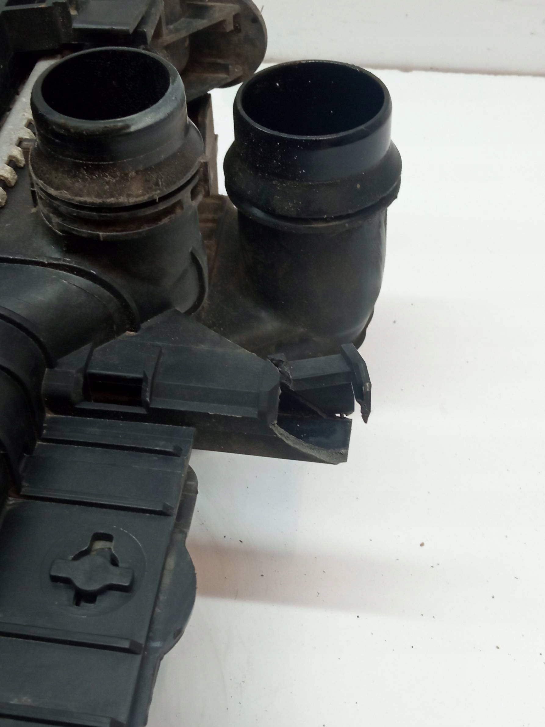 hladnjak vode 1.5 B klimatizacije ventilator interkuler Volvo V40 II