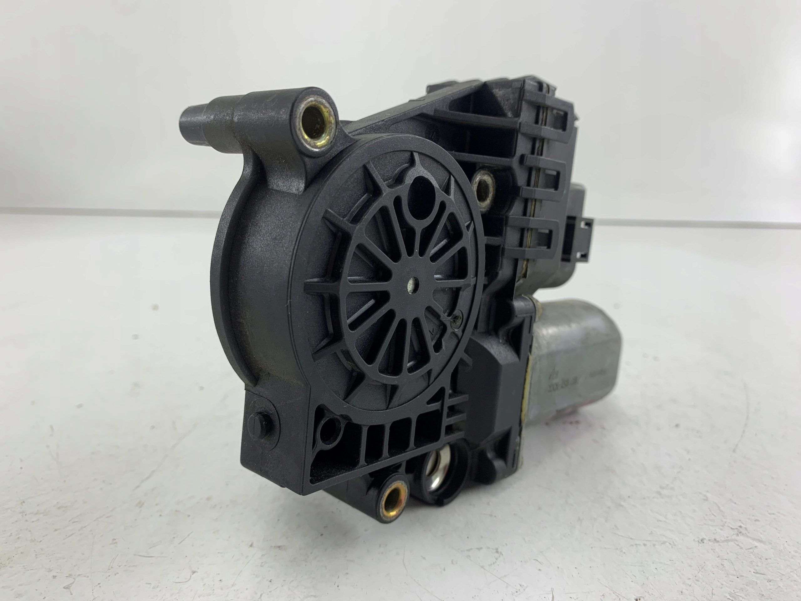 AUDI A6 C5 mini motor windows right rear part 0130821785