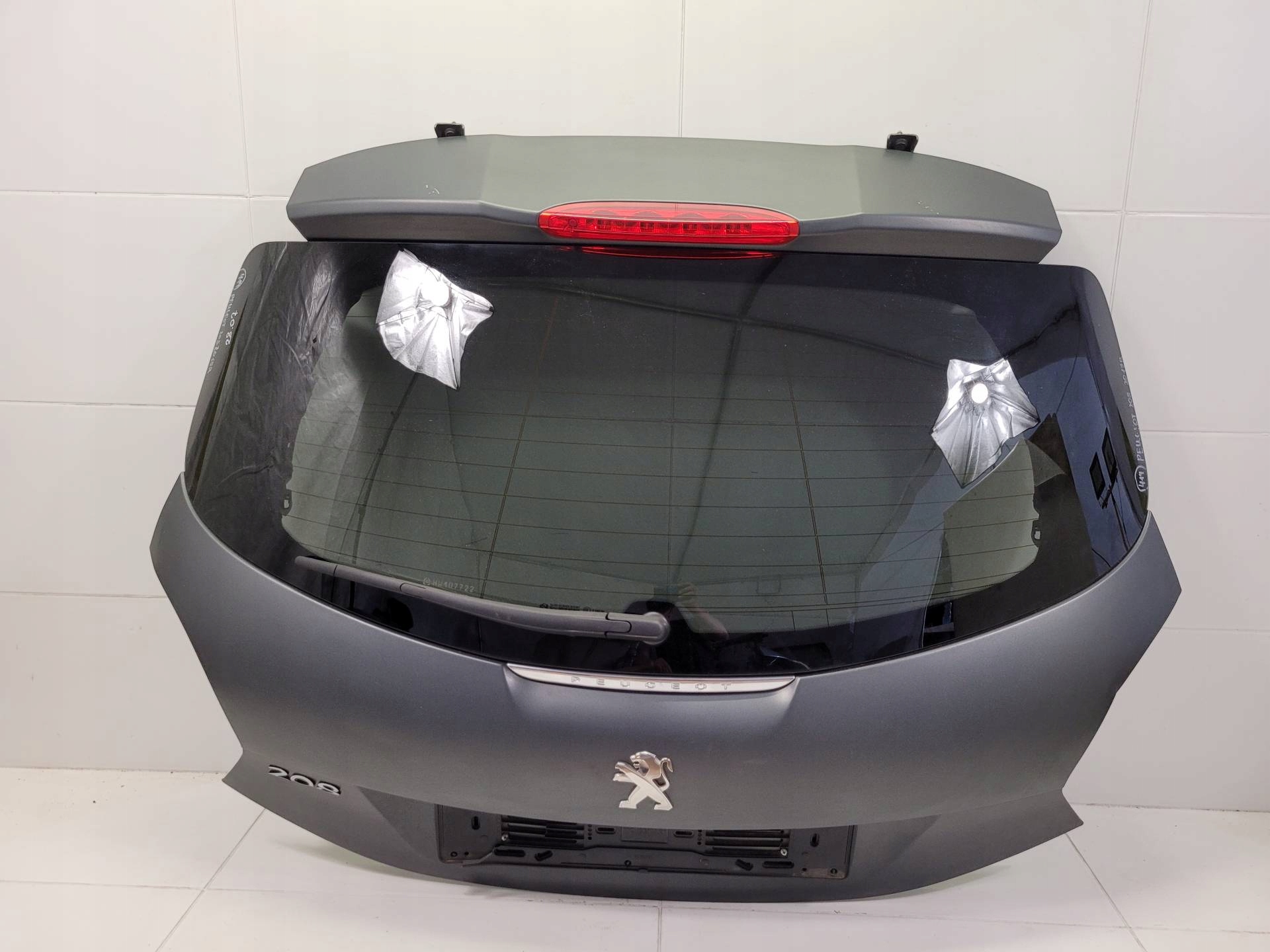 rear trunk door boot Peugeot 208 2015