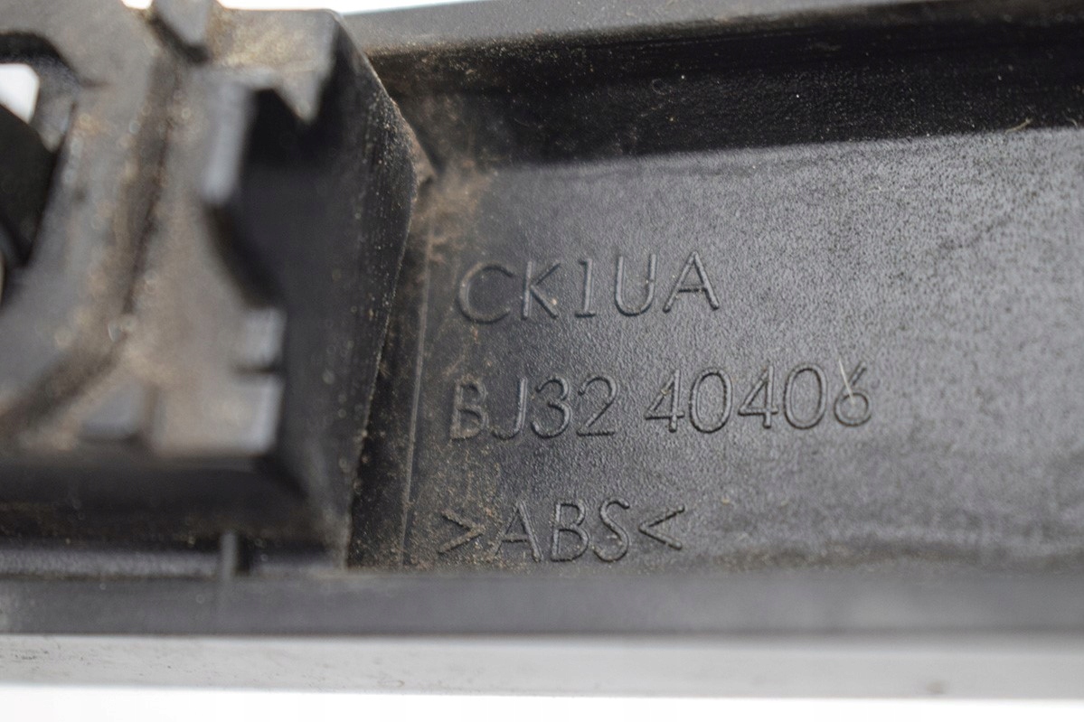 LISTWA TYL KAMERA RANGE ROVER EVOQUE BJ3240406 Car type Passenger cars