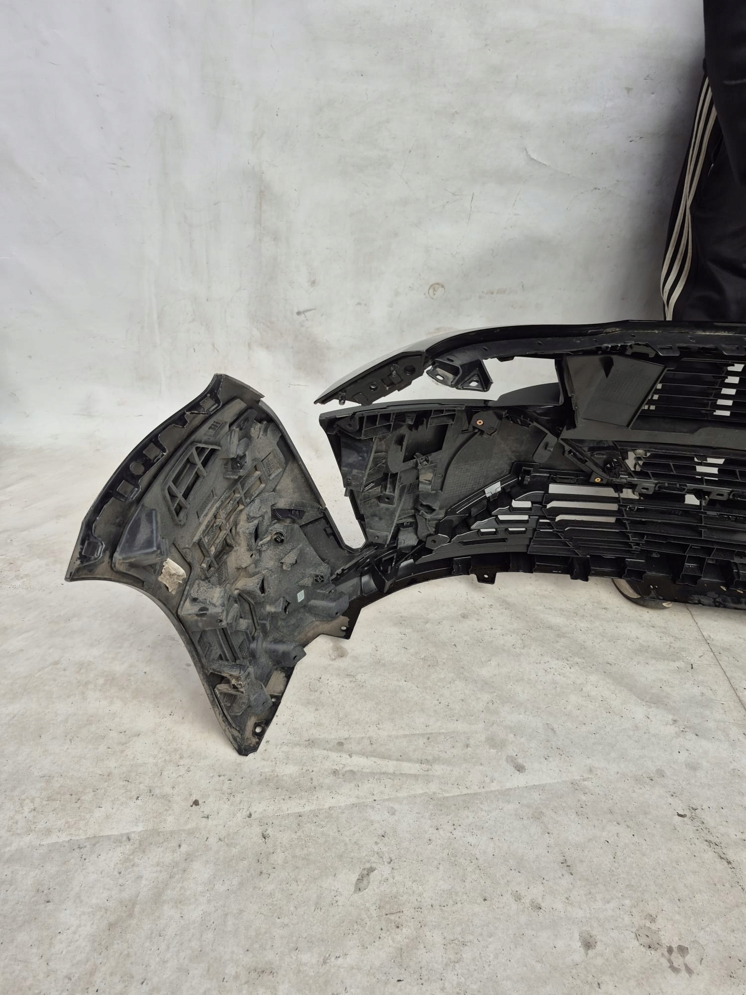 PEUGEOT 308 III T10 21- bumper front front 4XPDC 9837677880