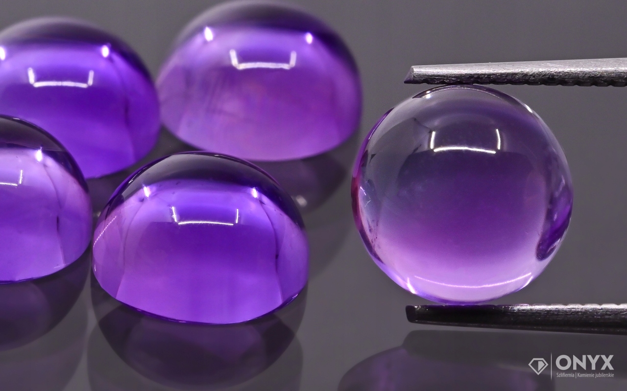 Ametyst A kulatý kabošon fi 12 mm