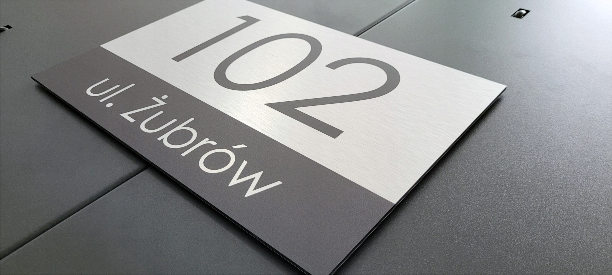 TABLICZKA ADRESOWA ALUMINIOWA NUMER DOMU ELEGANCKA DIBOND 3mm 30X20cm UV Marka Multeo