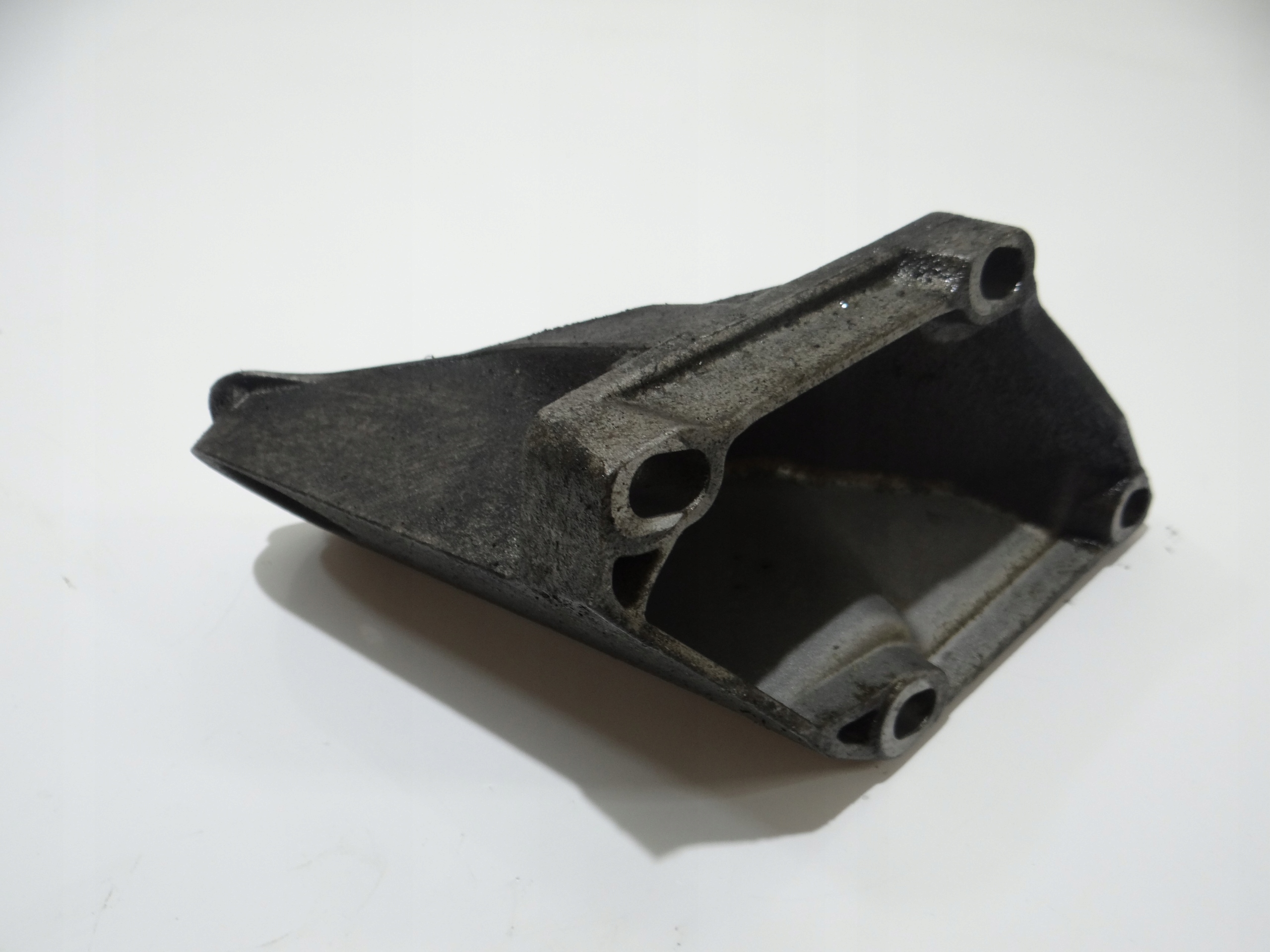 engine mount holder left BMW E60 N62 6761113
