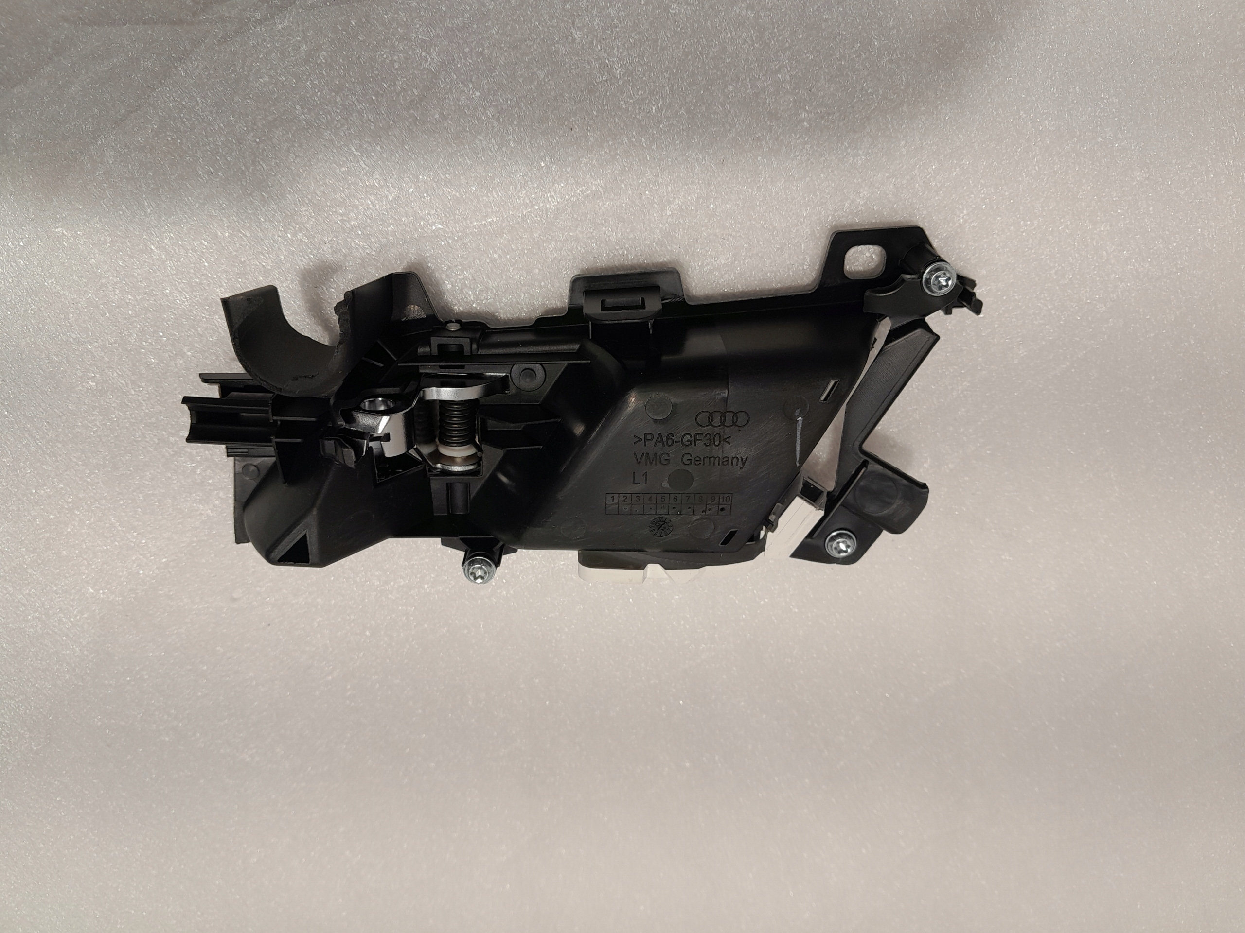 AUDI A4 B9 LIFT handle inner left rear part 8W0839019A
