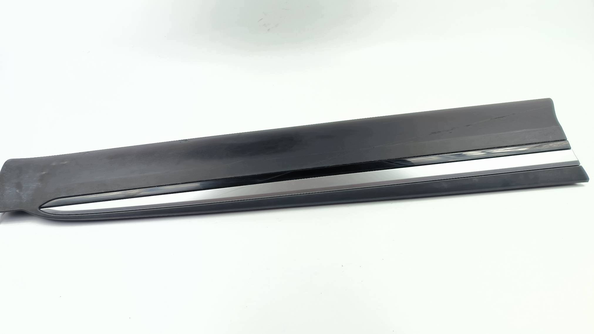 moulding side right 801869320R RENAULT ARKANA LIFT