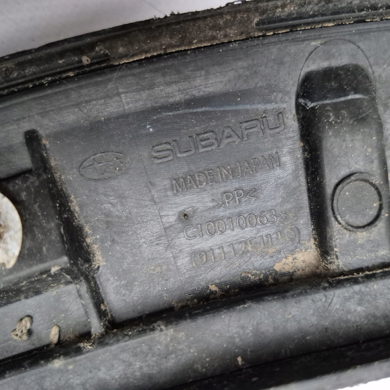 SUBARU XV and 1 11-17 moulding cap left front