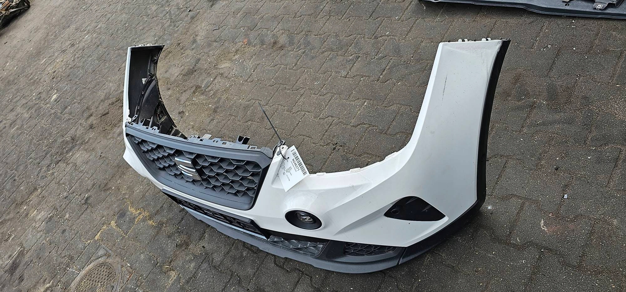 bumper front LB9A SEAT ARONA 6F9