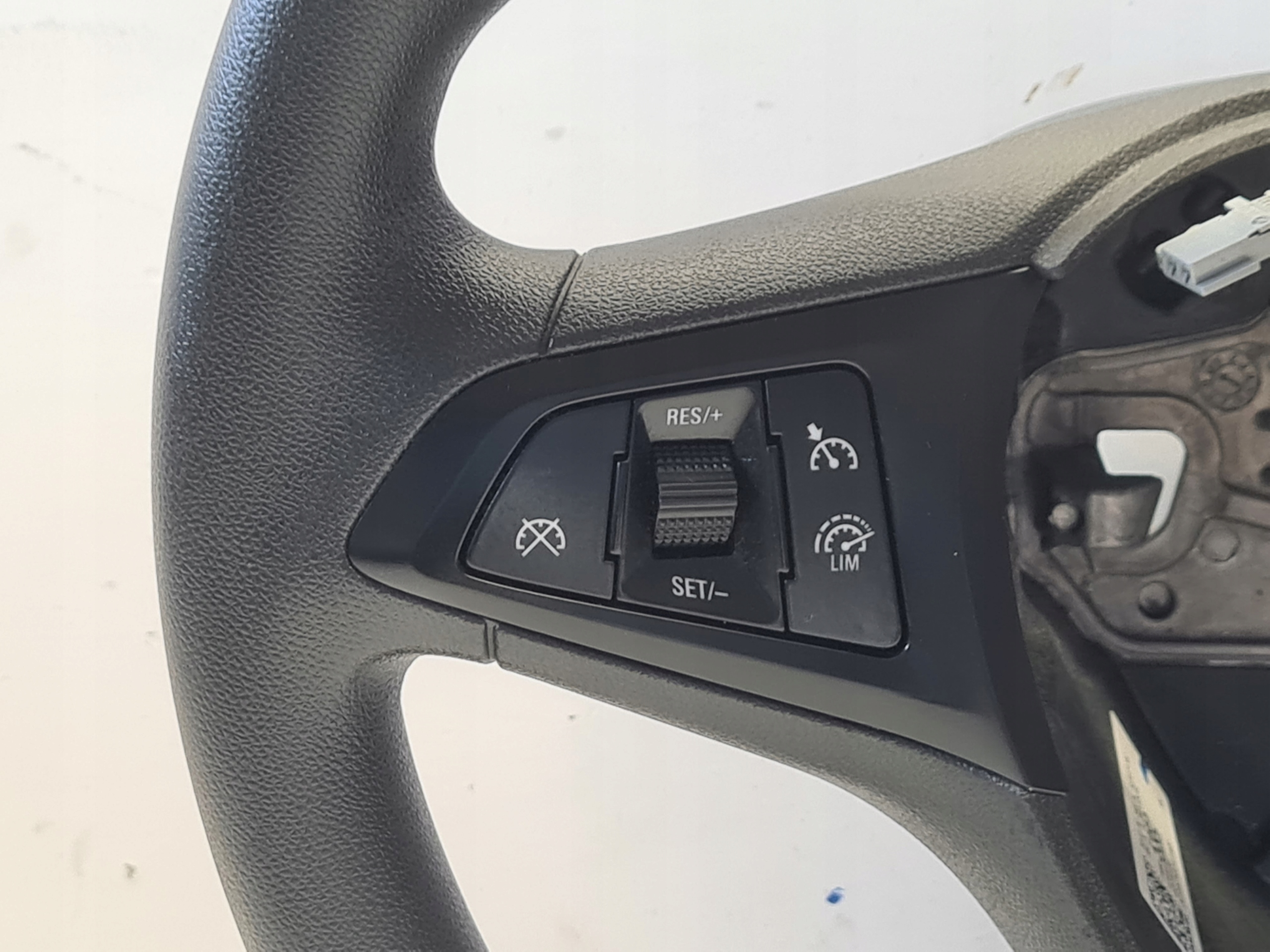 OPEL ASTRA K 5 V steering wheel, black plastic LADNA