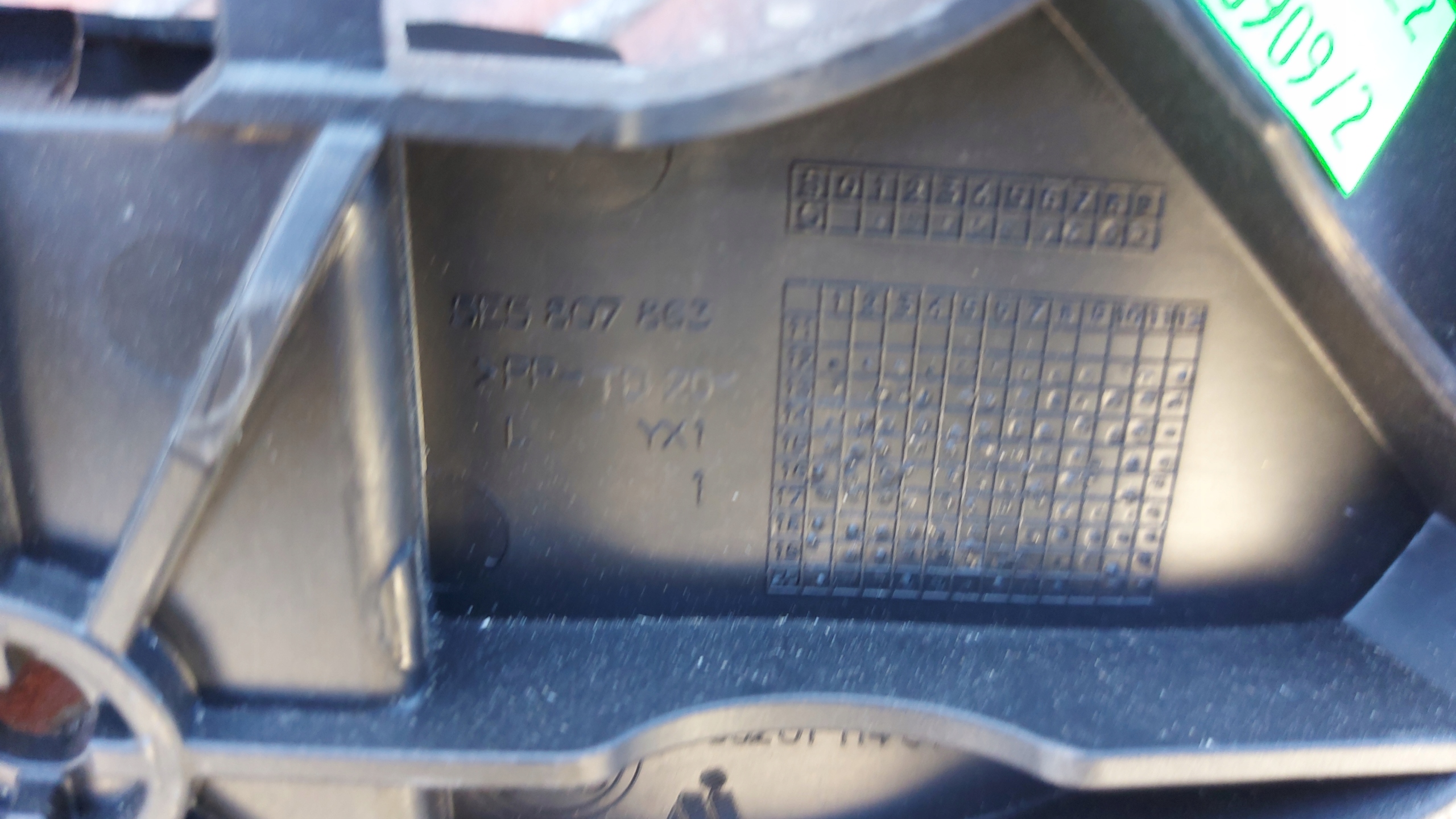 bumper bracket left rear part SKODA OCTAVIA III HB