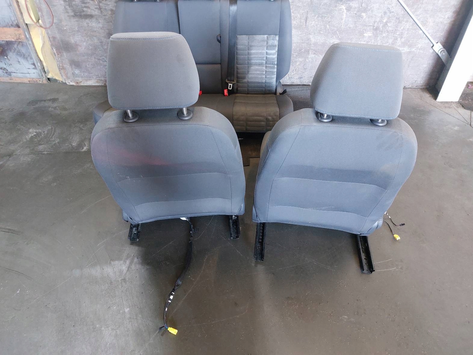 seats KOMPLET left right seat rear part + side VOLKSWAGEN GOLF V plus