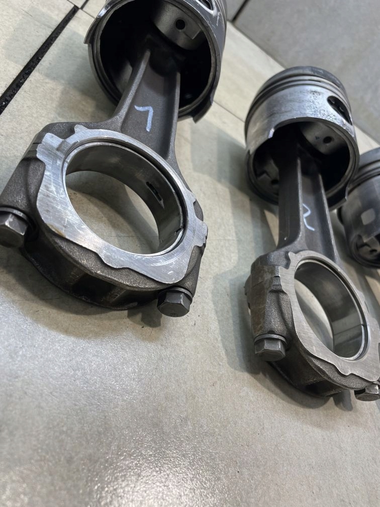 piston connecting rod RENAULT TRAFIC and 2.1 TD