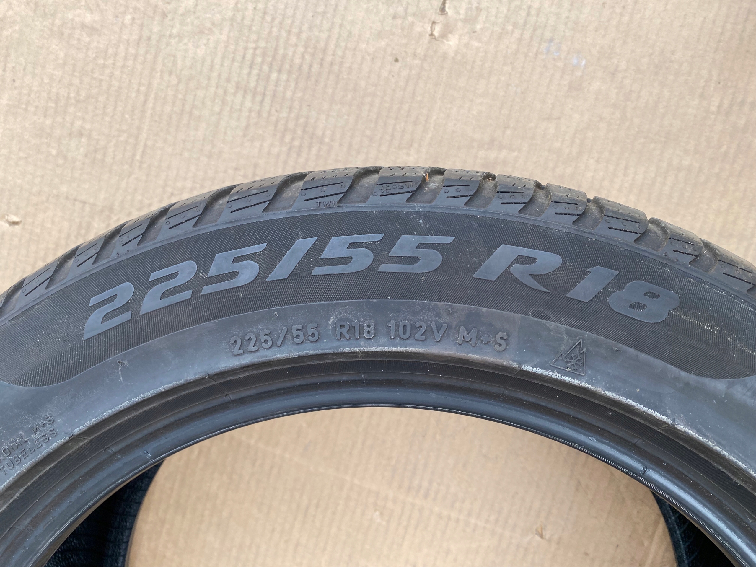 GD OPONY 225/55R18 PIRELLI SOTTOZERO 3 ZIMA Szerokość opony 225 mm