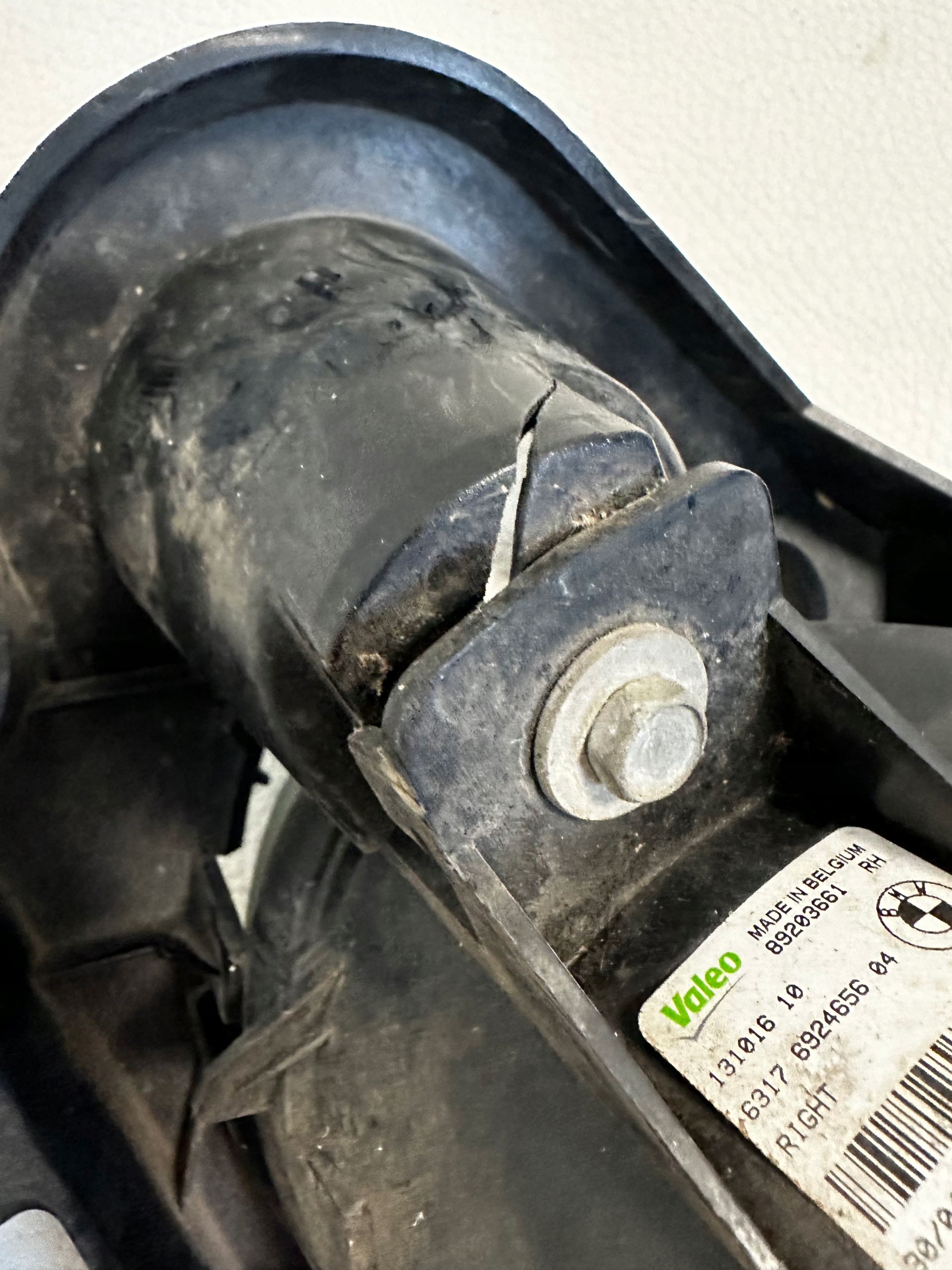BMW E87 NEBELSCHEINWERFER RECHTS HALTER DES NEBELSCHEINWERFERS