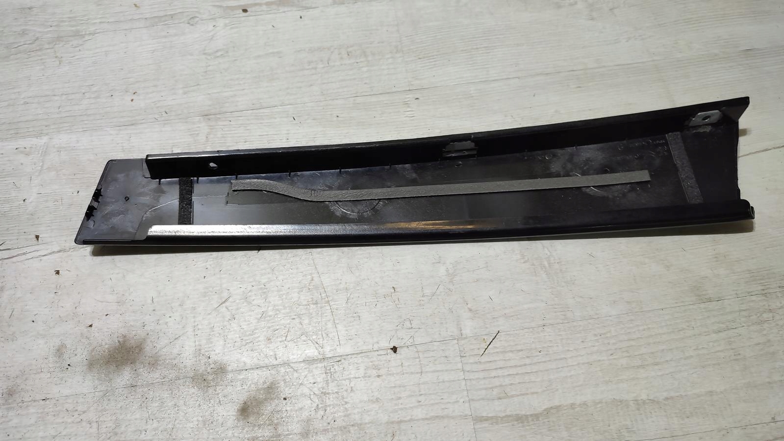 moulding door left front Peugeot 308 II T9