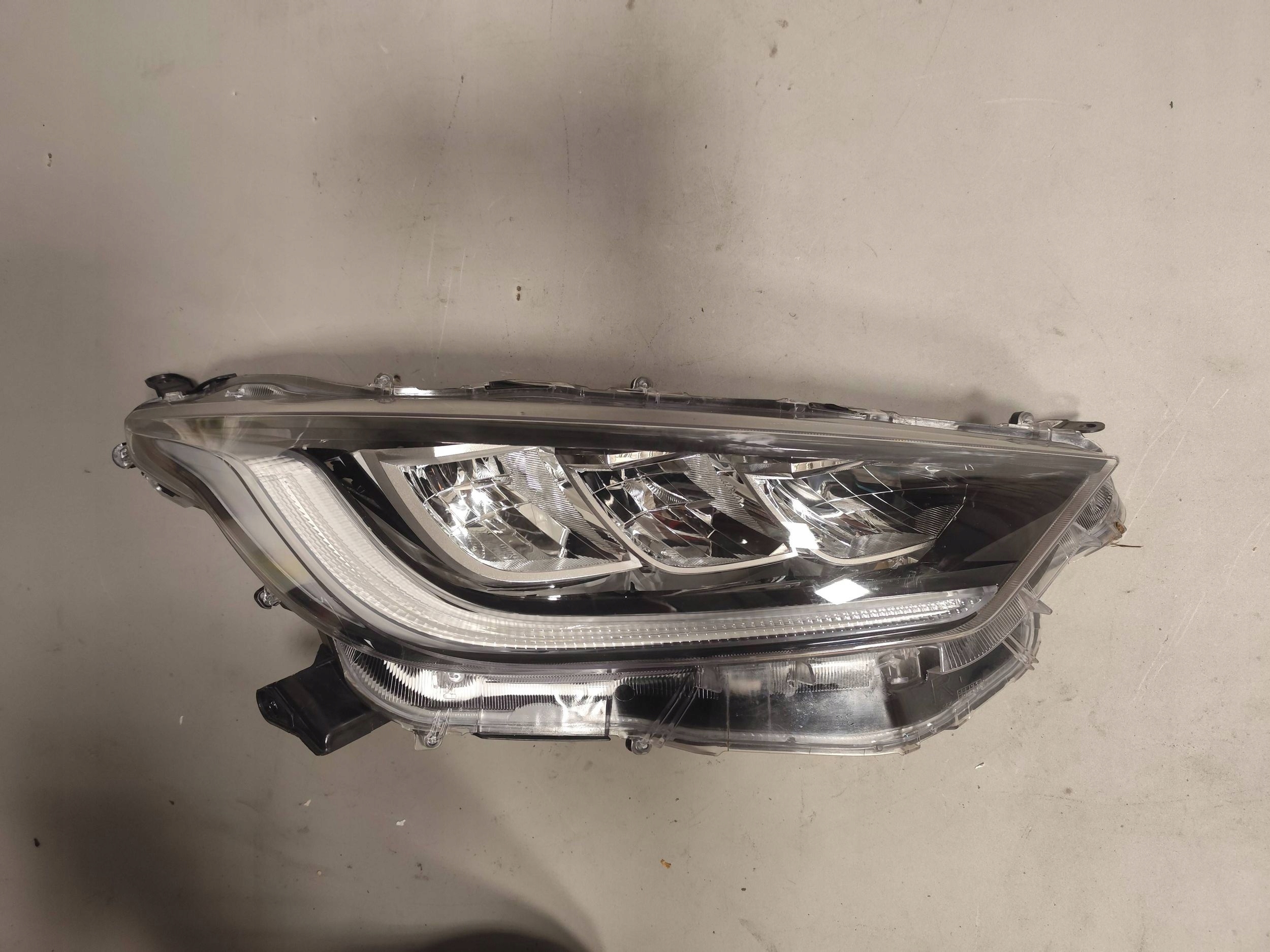 TOYOTA YARIS IV light front right FULL LED complete DEMONTAZ
