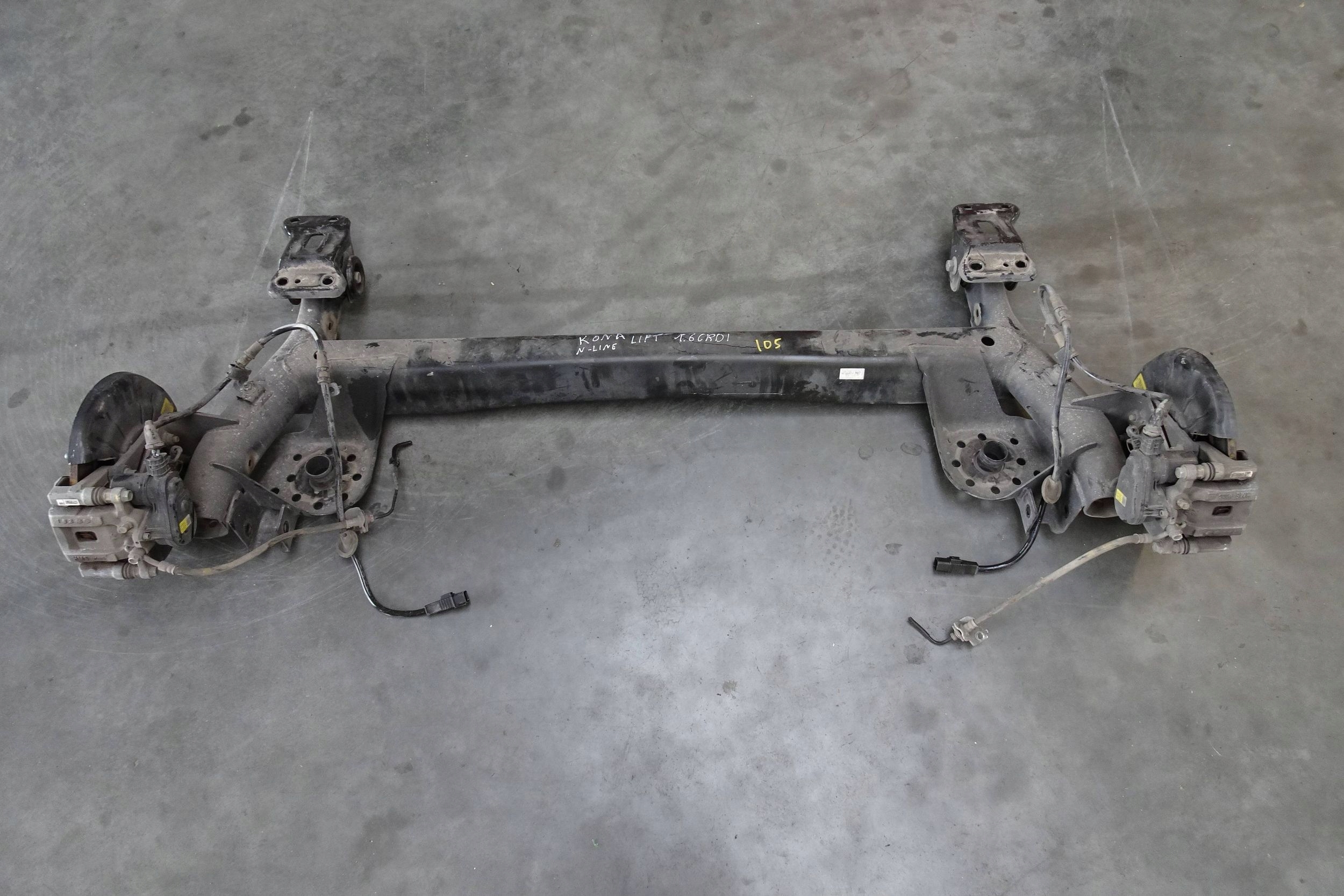 HYUNDAI KONA BELKA ZAWIESZENIA TYŁ TYLNA 1.6 CRDI 20-